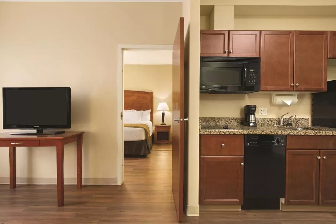 TV and multimedia in Days Inn & Suites by Wyndham Sherwood Park Edmonton