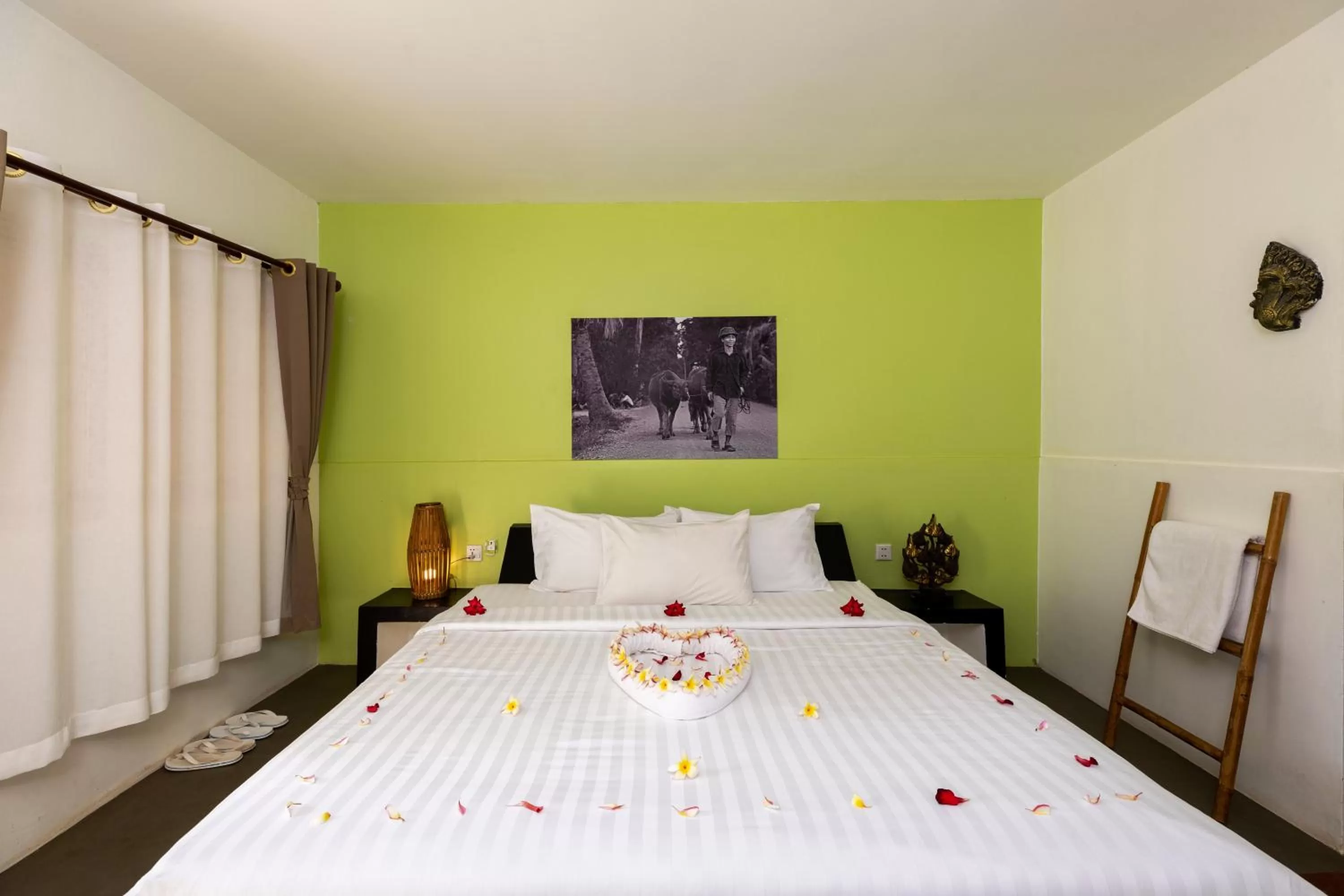 Bed in ERCAN BOUTiQUE