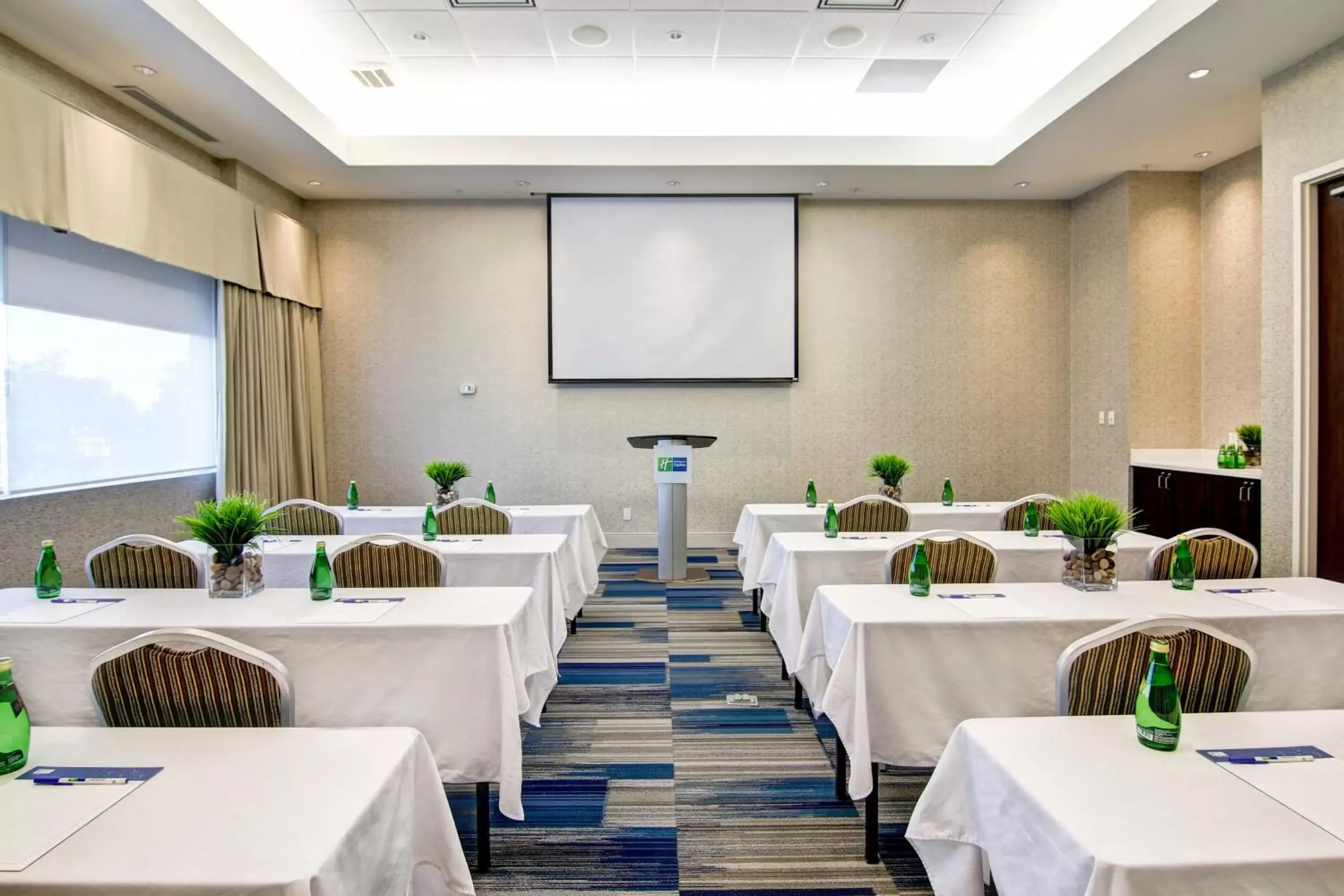 Meeting/conference room, Business Area/Conference Room in Holiday Inn Express Hotel & Suites Toronto - Markham, an IHG Hotel