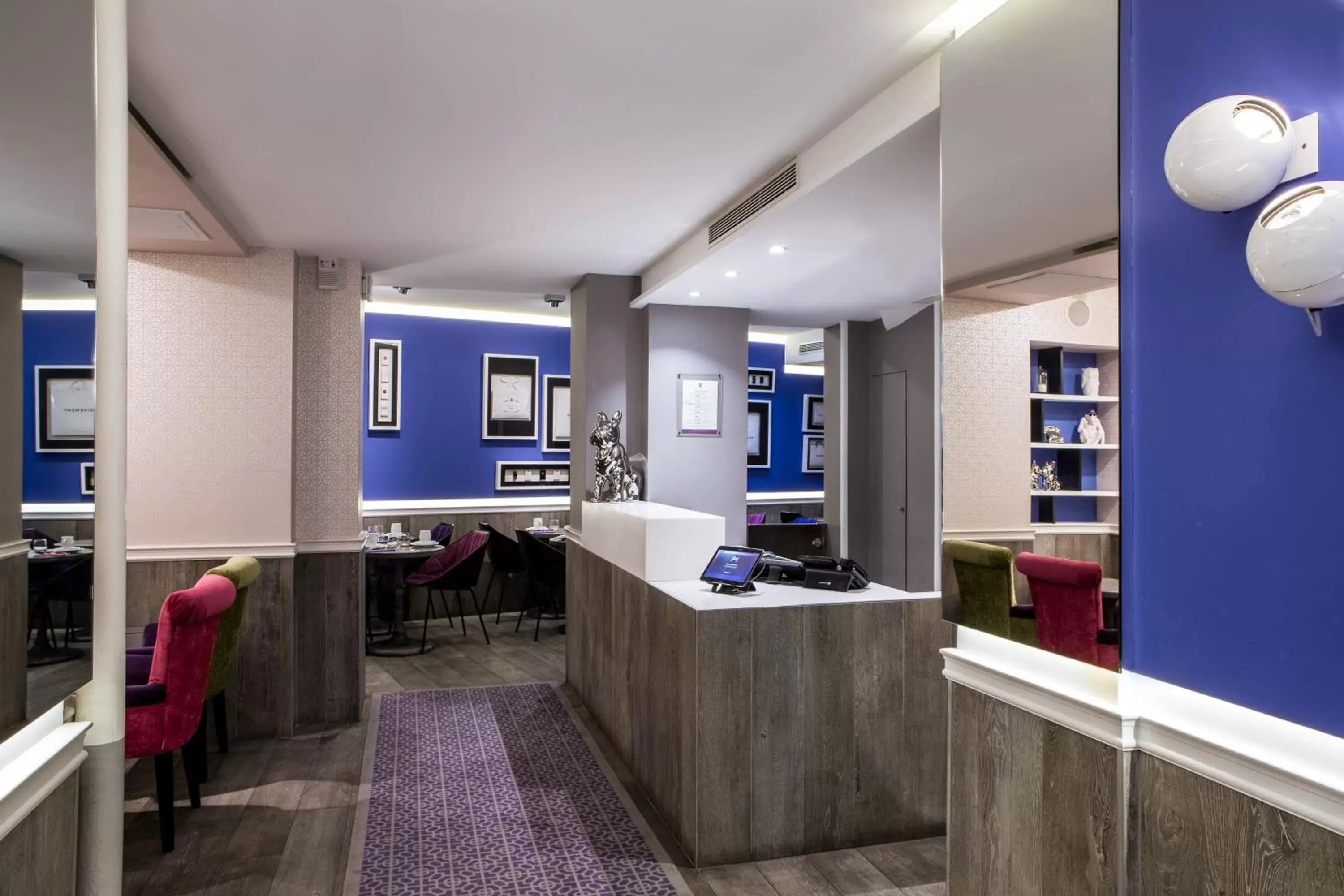 Lobby or reception, Bathroom in Hotel Antin Trinité