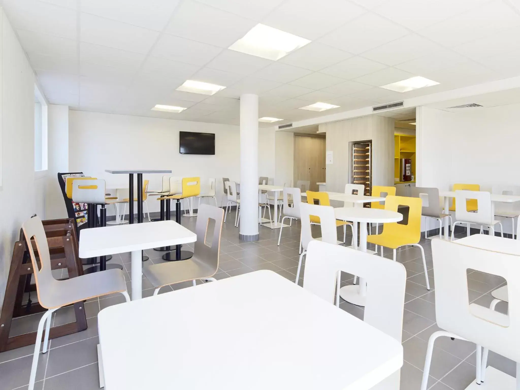 Staff, Restaurant/Places to Eat in Premiere Classe Valence Nord - Saint Marcel Les Valence