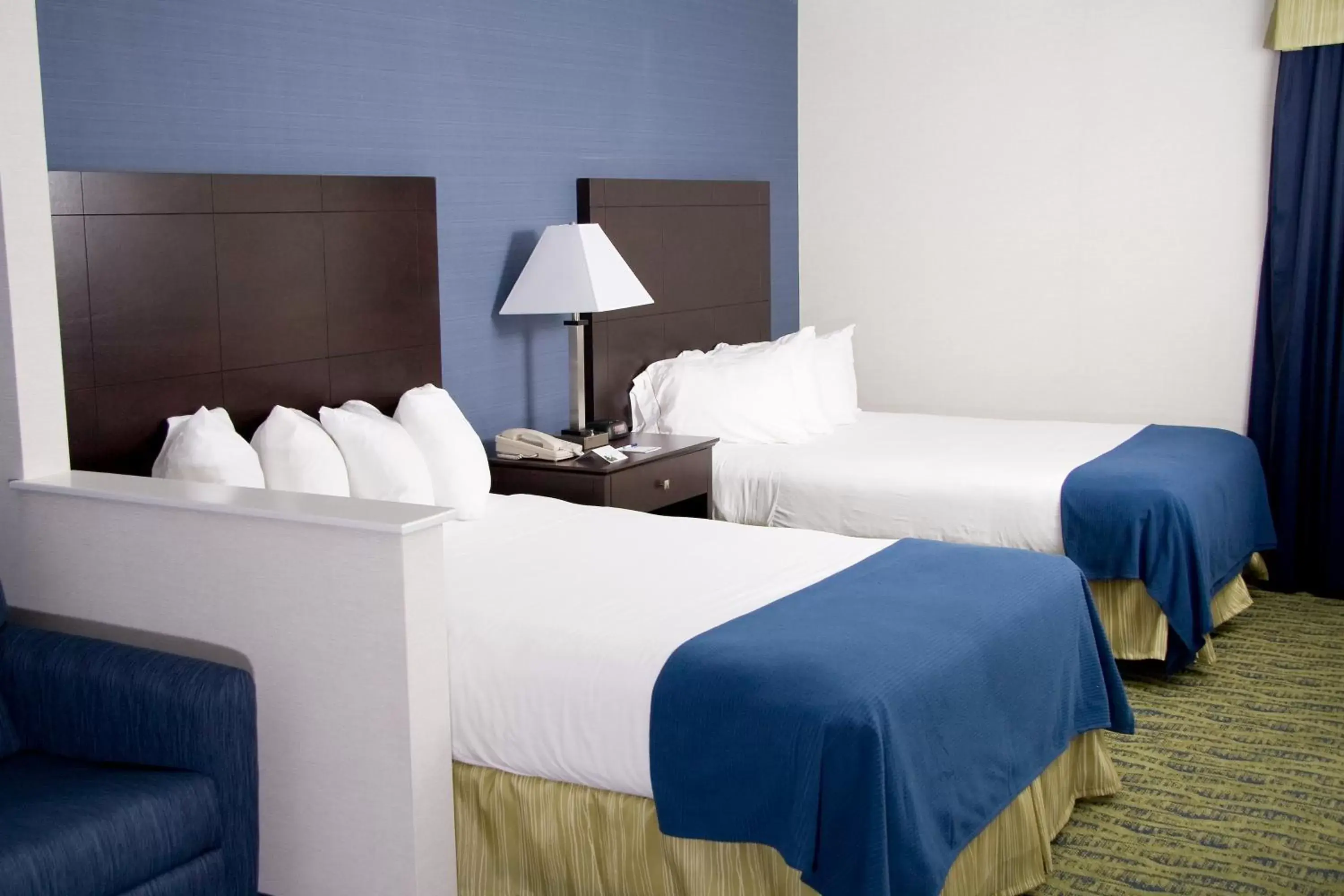 Bed in Holiday Inn Express York, an IHG Hotel