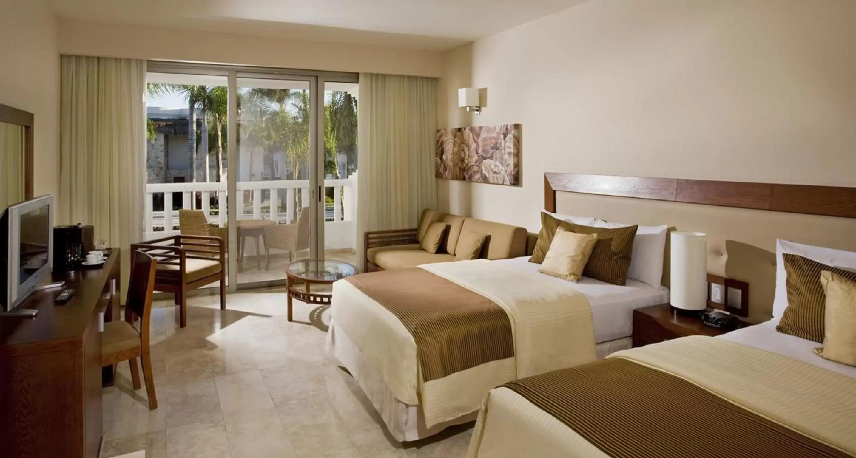 Bed in Grand Riviera Princess - All Inclusive