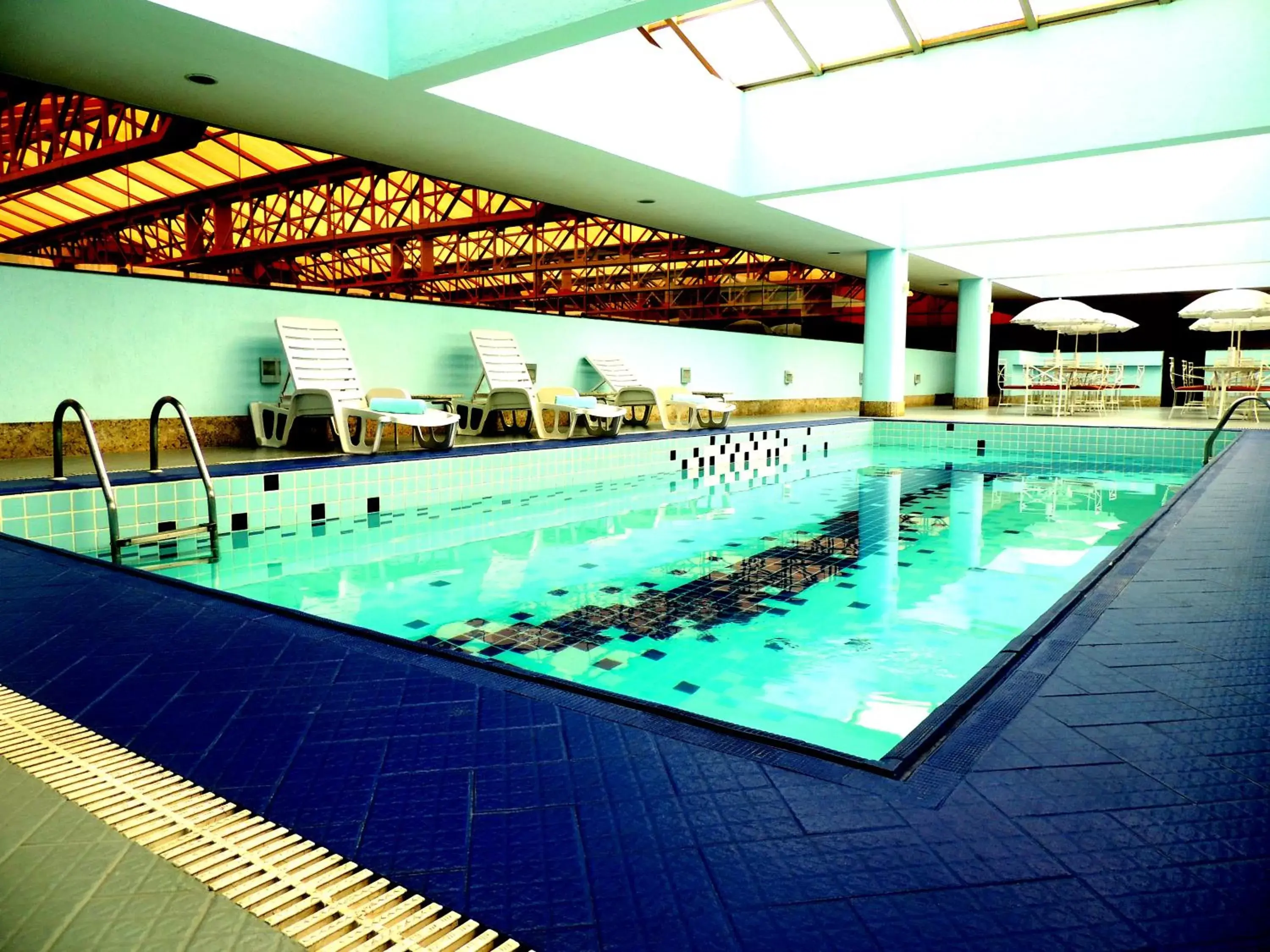 Swimming Pool in Bristol International Guarulhos