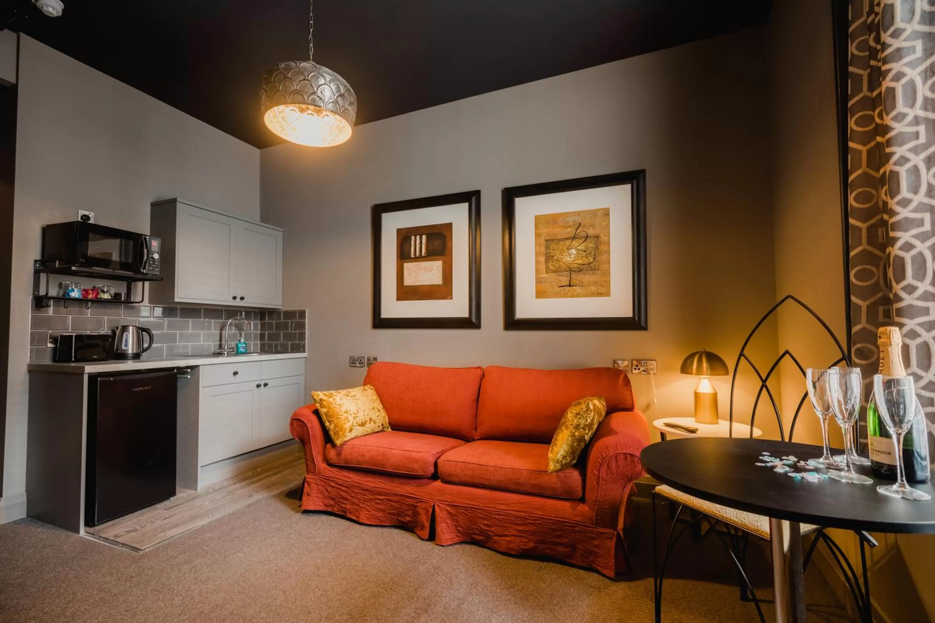 Seating area, Kitchen/Kitchenette in Green Ginger House