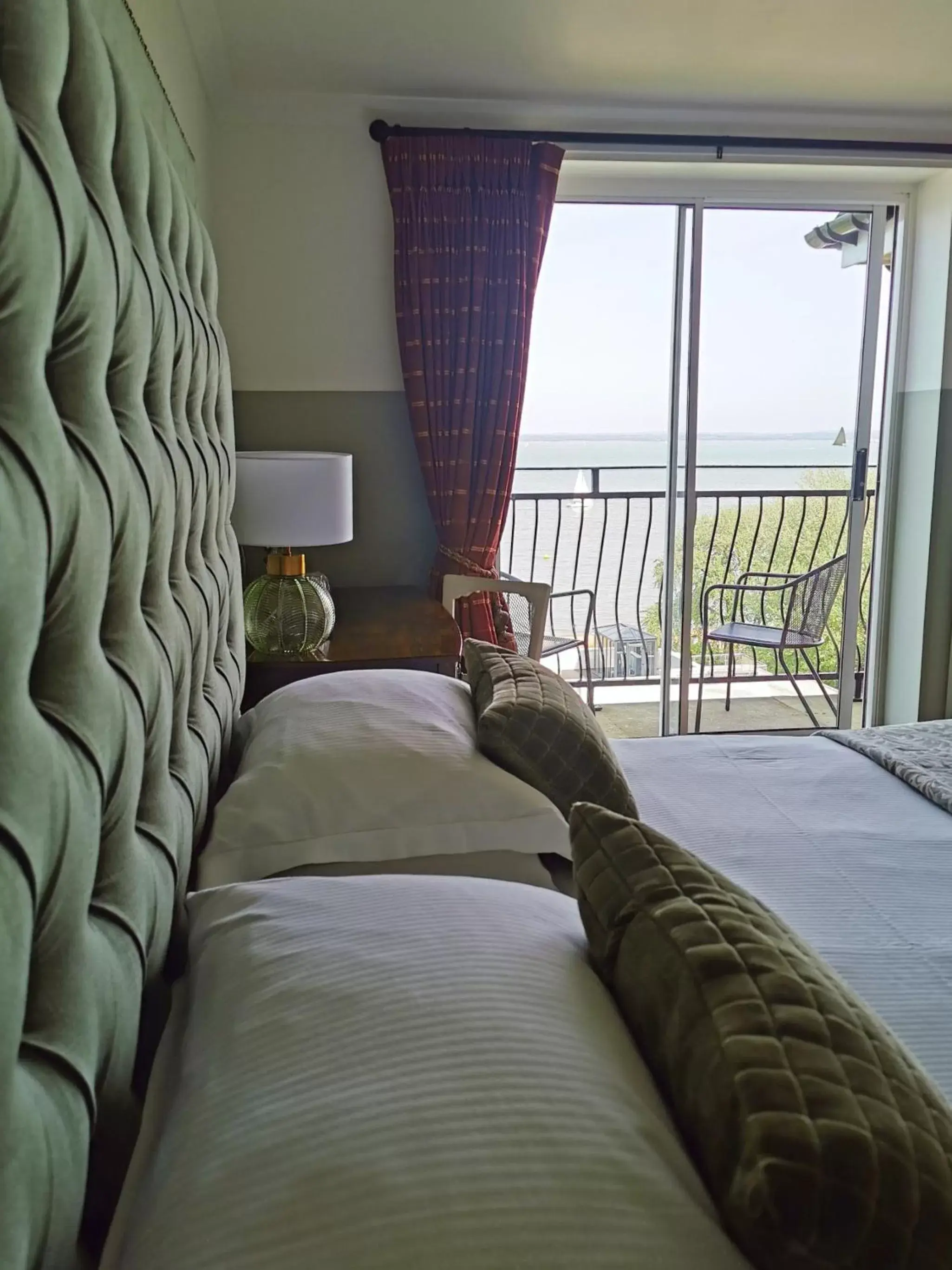 Balcony/Terrace, Bed in Villa Rothsay Hotel