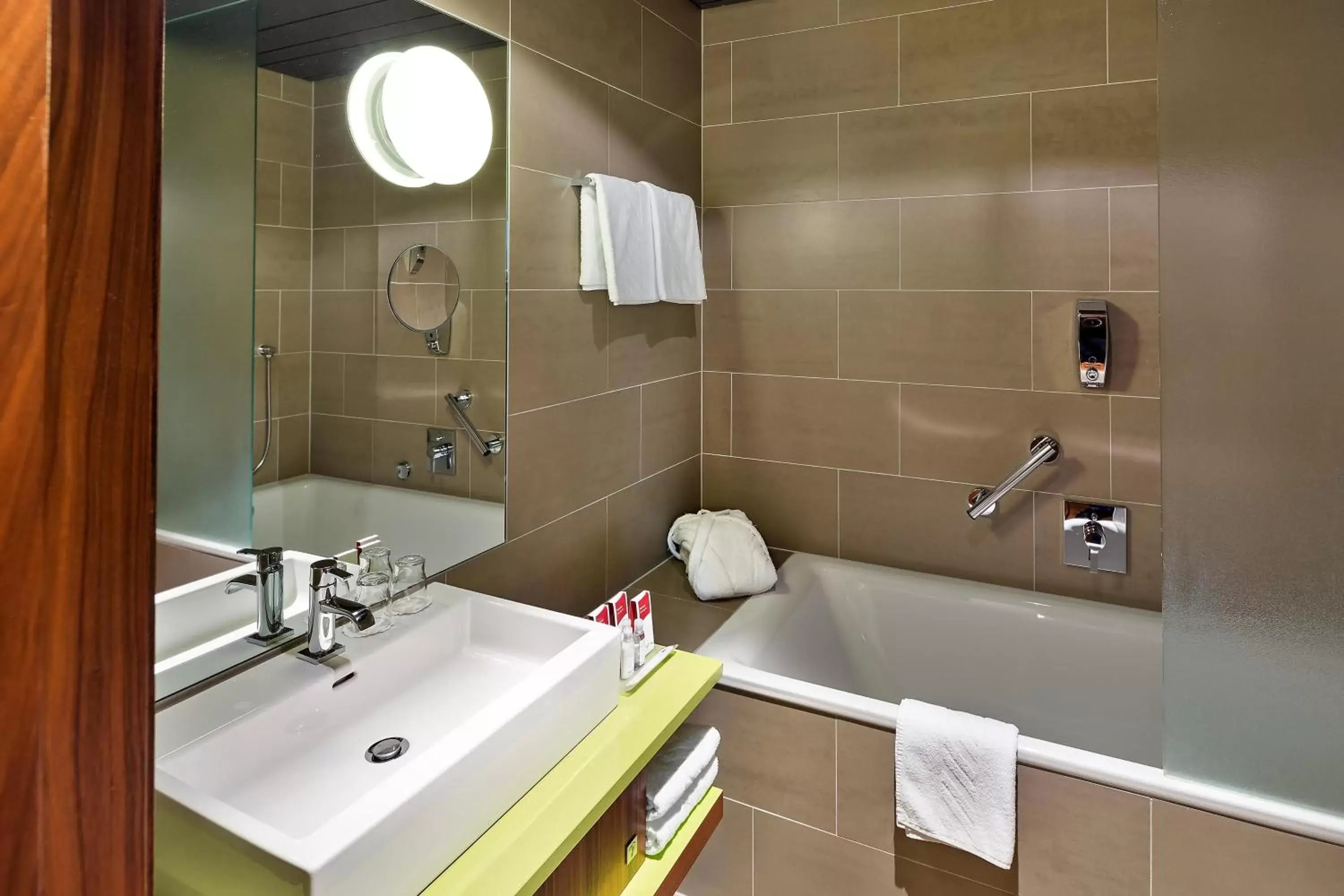 Shower, Bathroom in Austria Trend Hotel Europa Wien