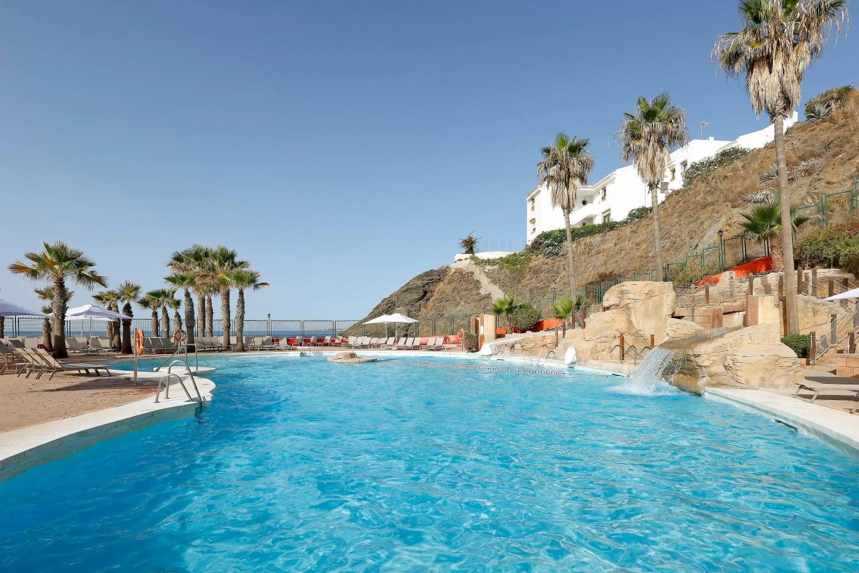 Swimming pool in Hotel Benalma Costa del Sol
