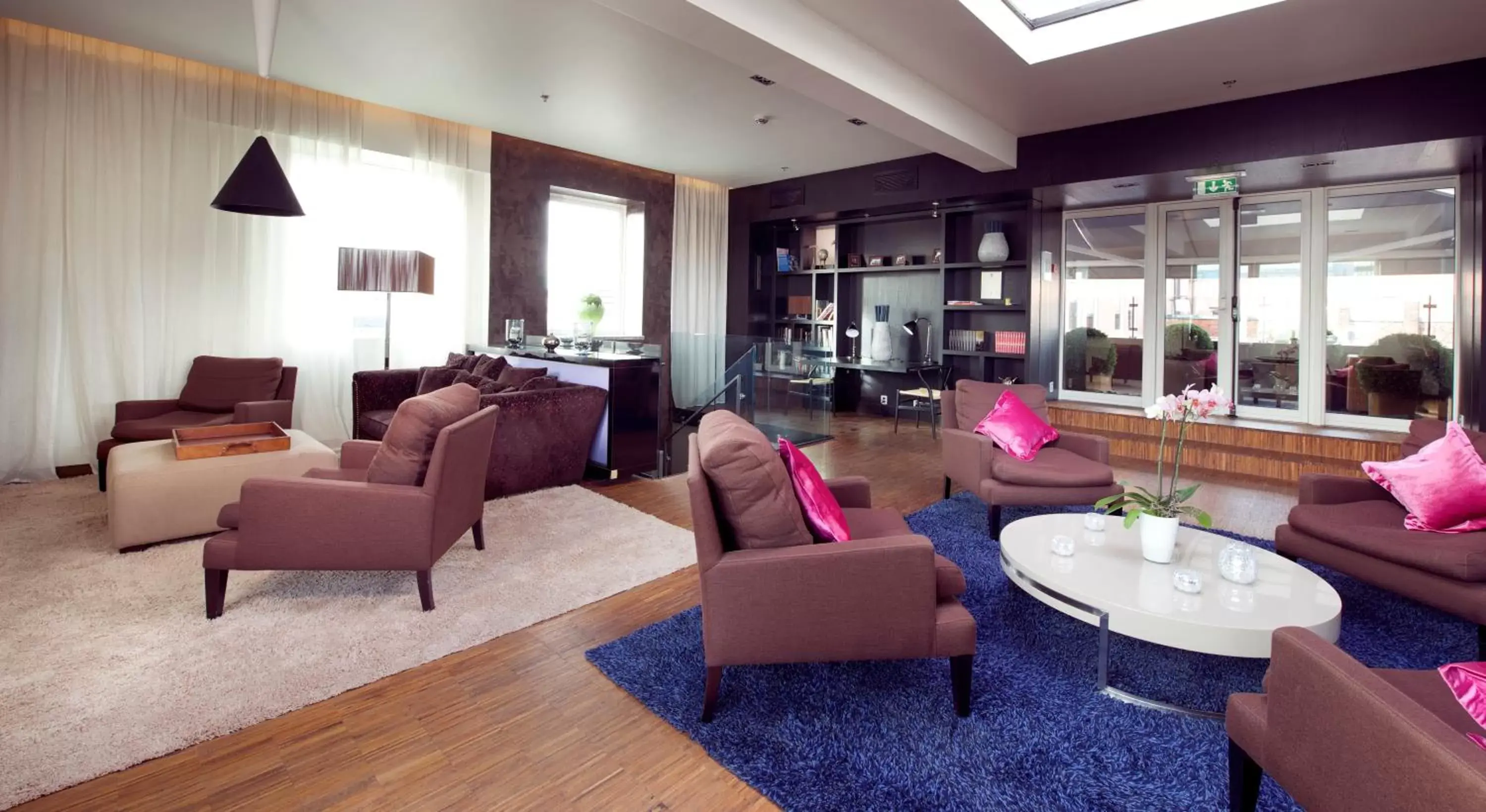 Lounge or bar in Home Hotel Folketeateret Lounge or bar in Home Hotel Folketeateret