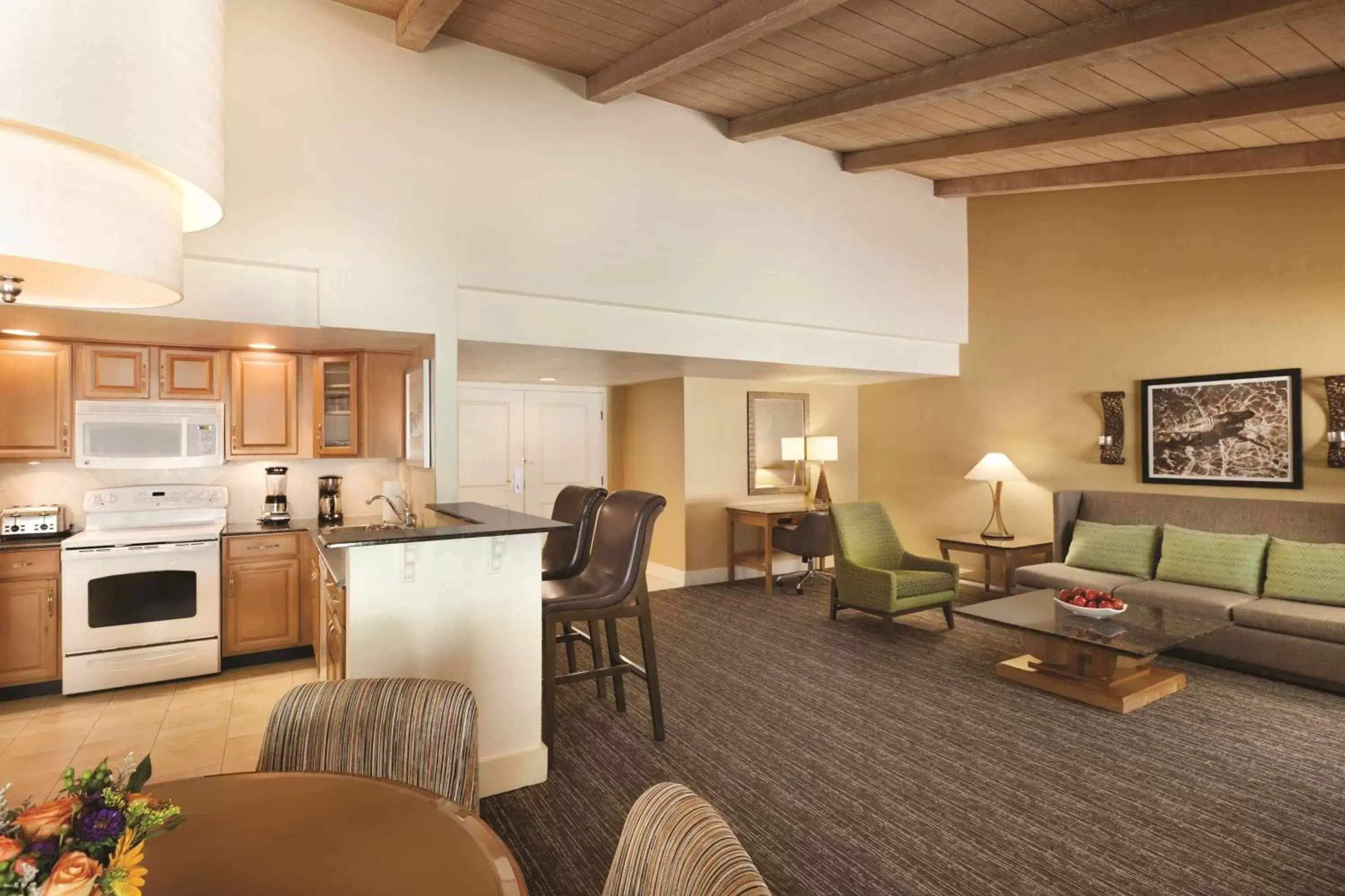 Bedroom, Seating Area in Hilton Scottsdale Resort & Villas