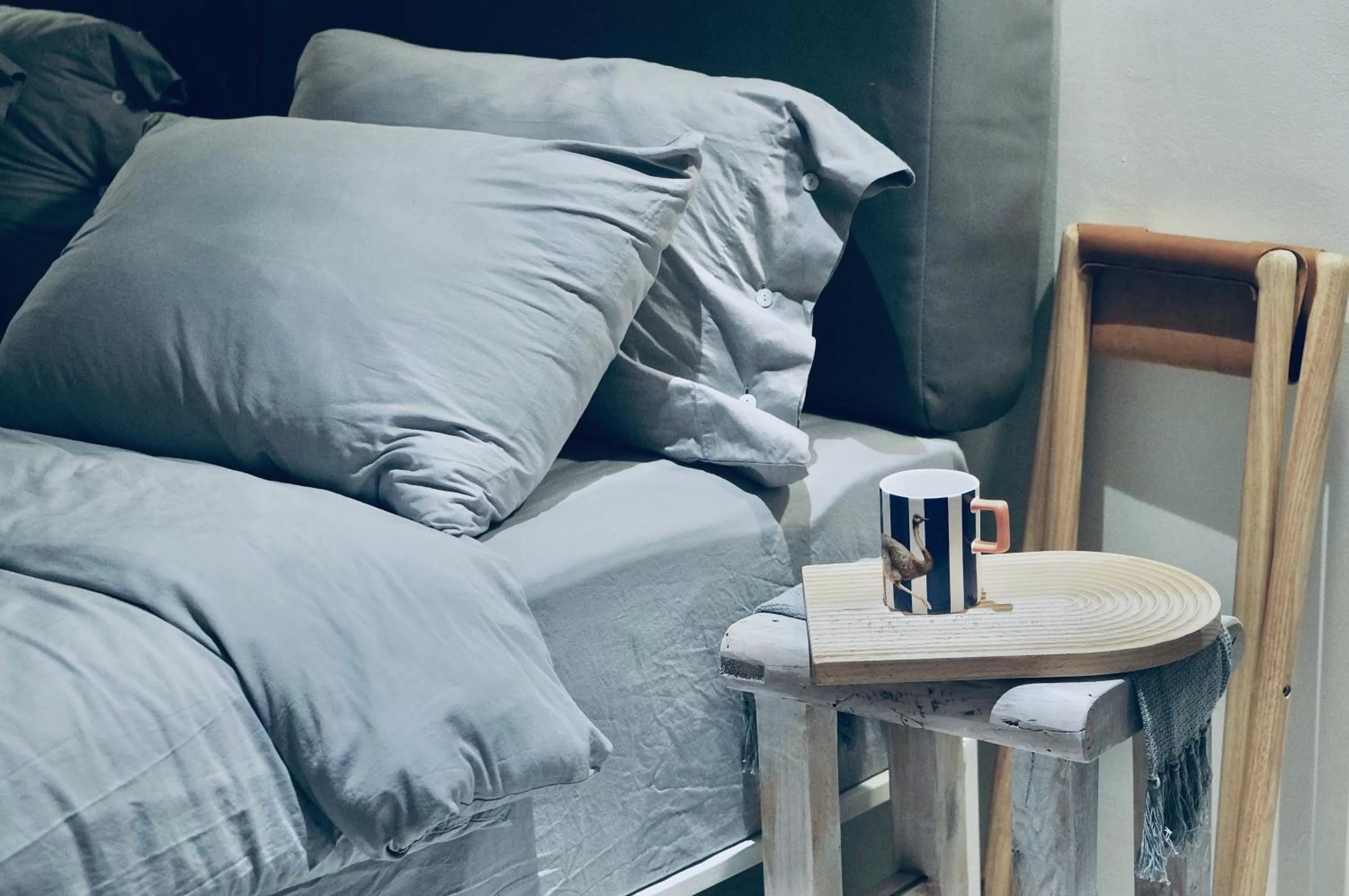 Living room, Bed in Sugarsea Inn & Dive shop