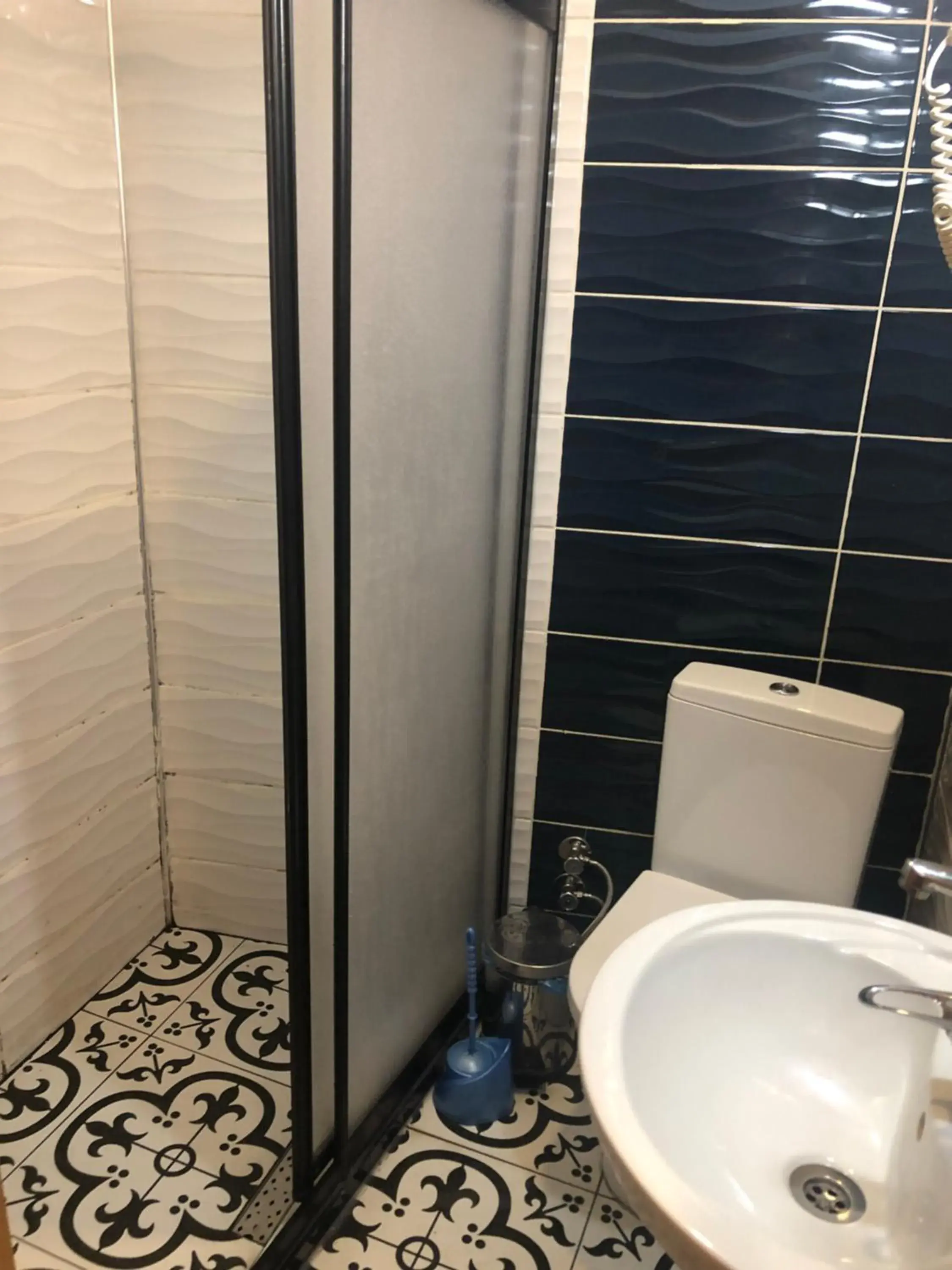 Shower, Bathroom in Reydel Hotel