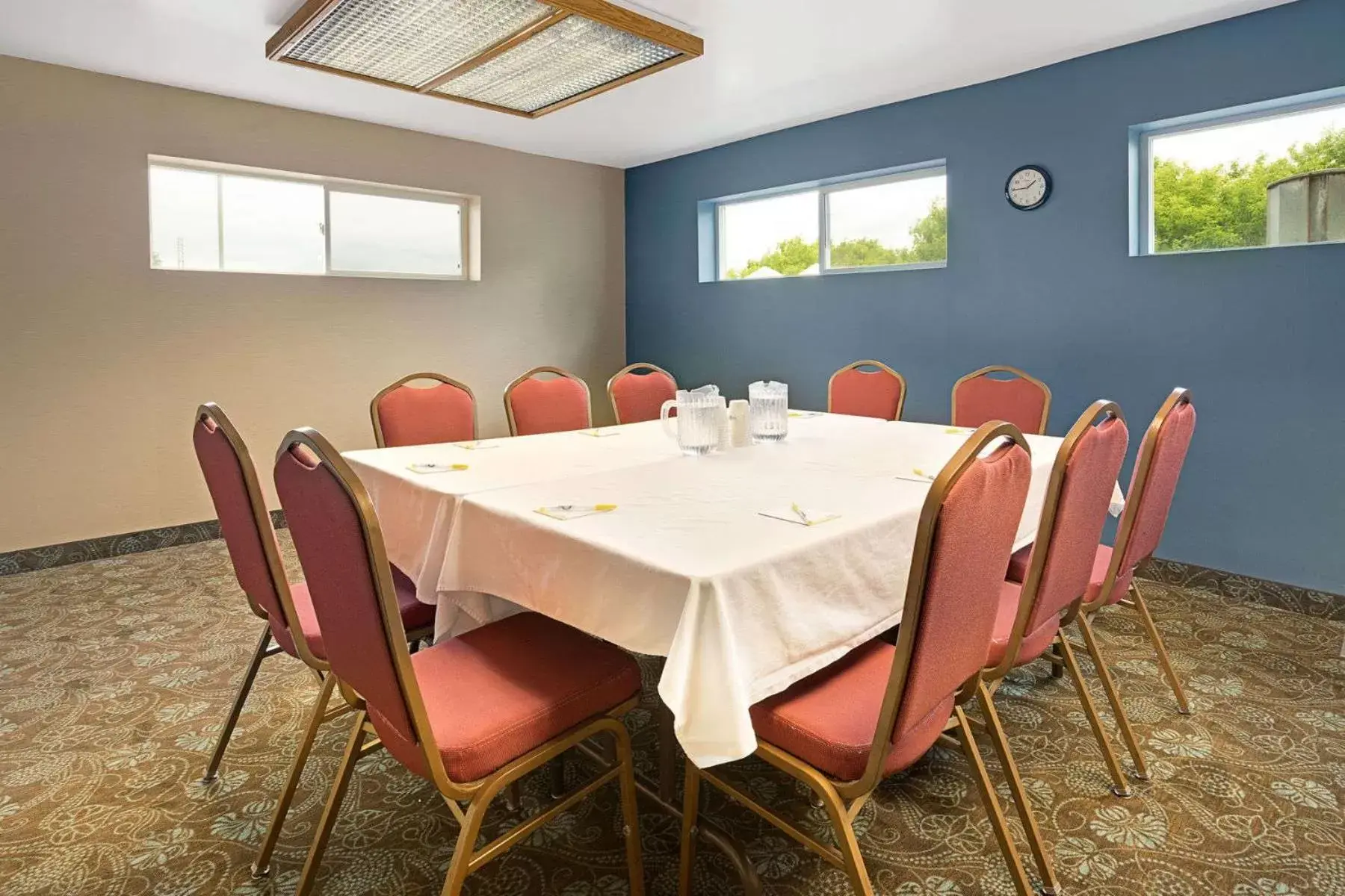 Meeting/conference room in Days Inn by Wyndham Eagan Minnesota Near Mall of America