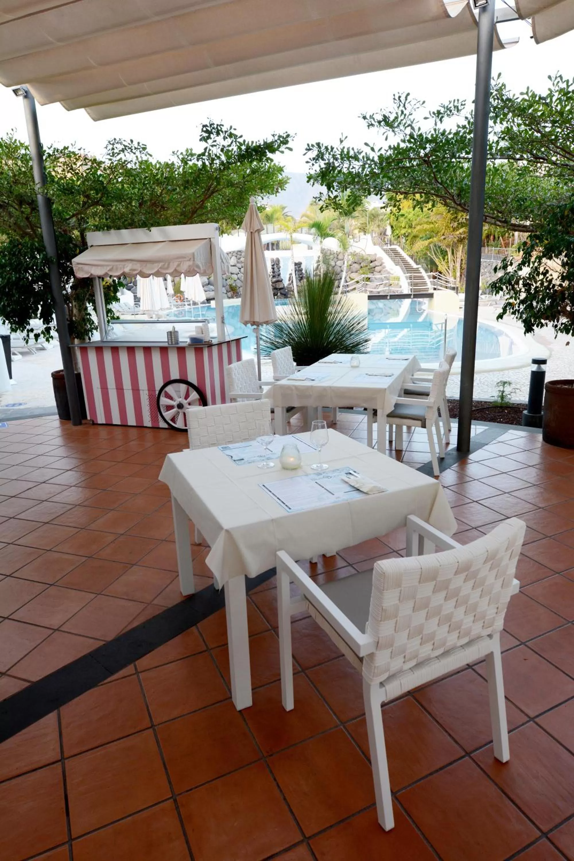 Restaurant/places to eat in Hotel Suite Villa Maria