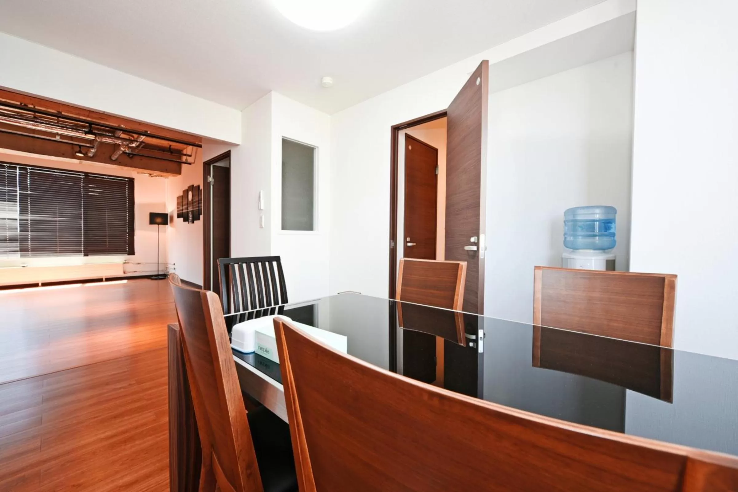 Dining area in Hostel PLEASURE MARUYAMA