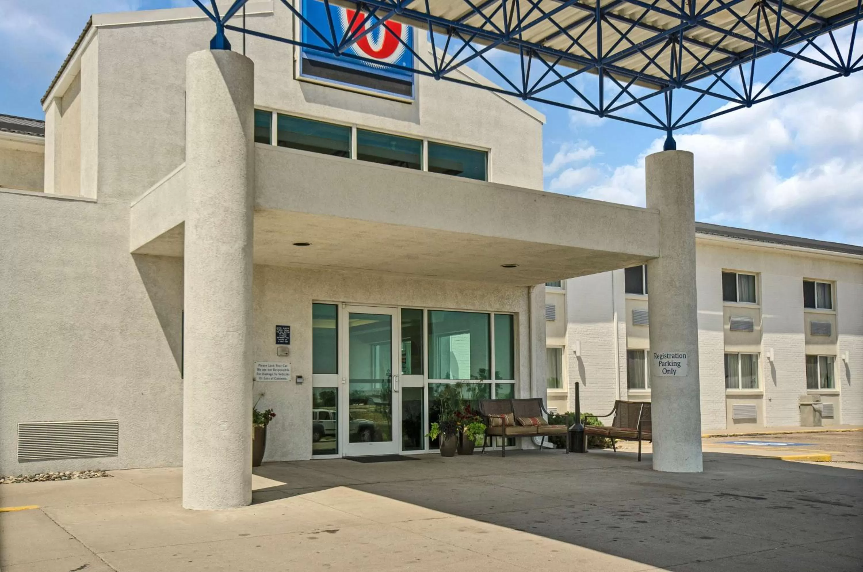 Property building in Motel 6-Big Springs, NE