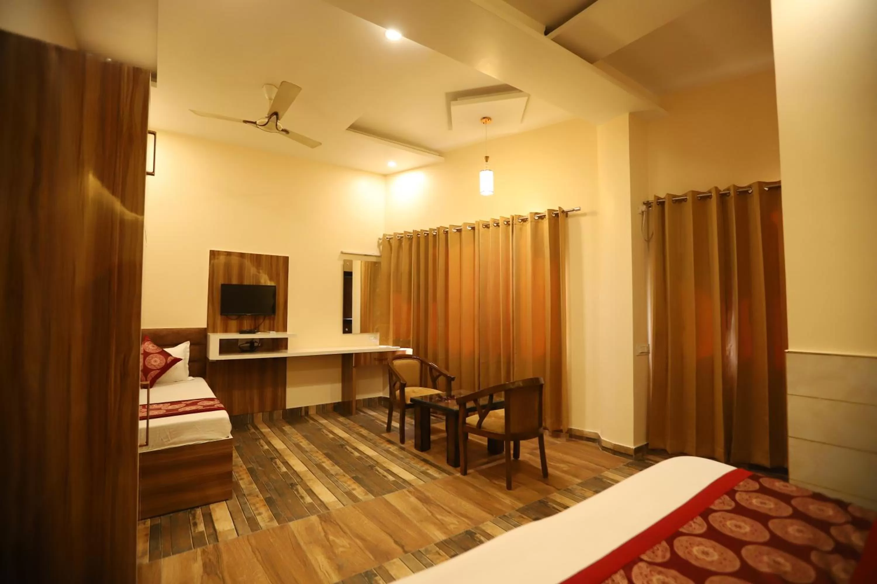 Photo of the whole room, Bed in The Park View Hotel