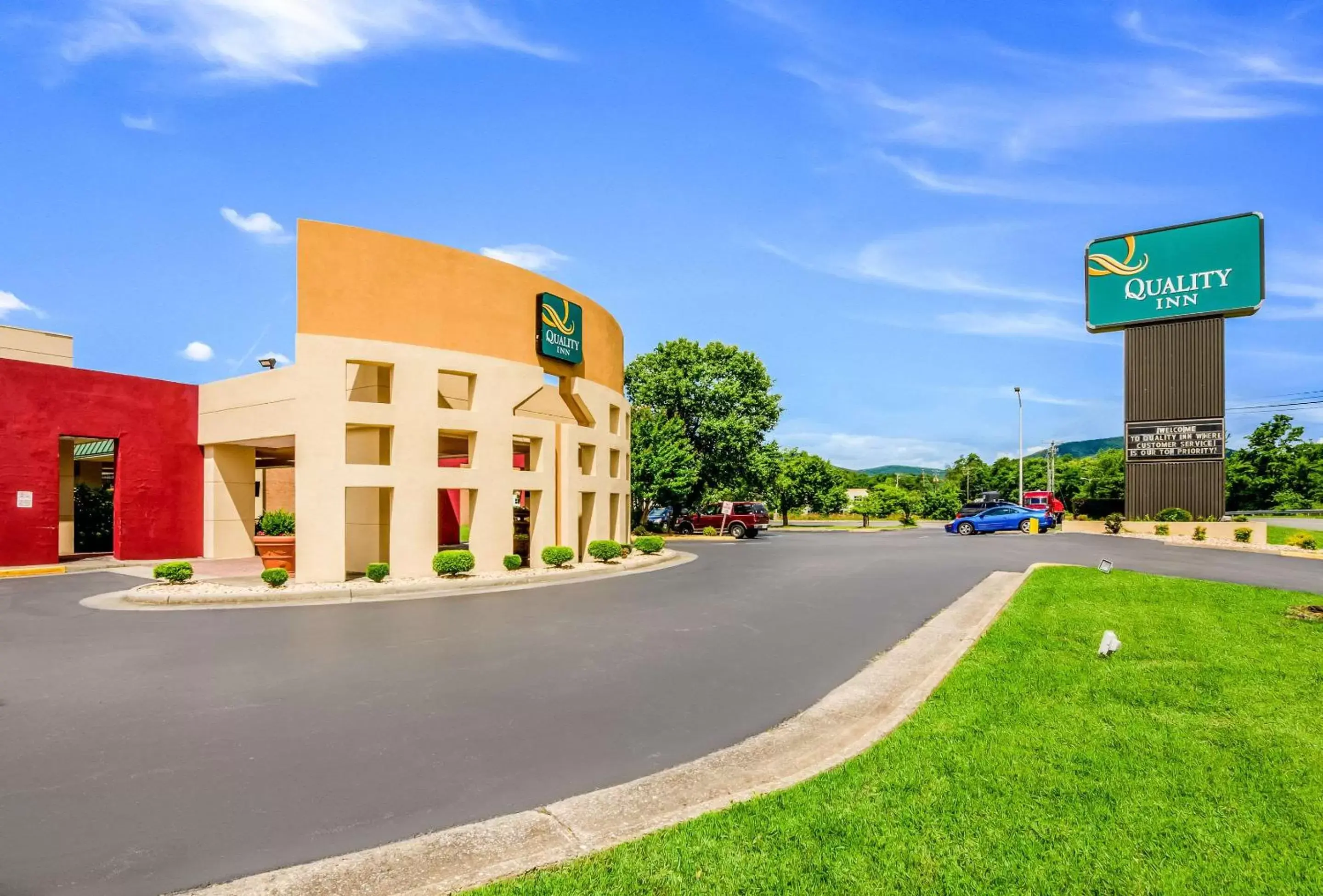 Property Building in Quality Inn Roanoke Airport