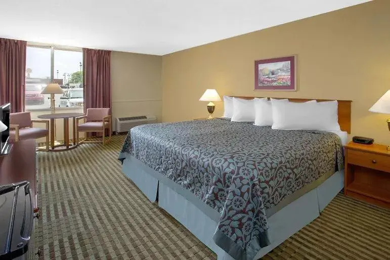 Deluxe King Room in Super Stay Inn Princeton Deluxe King Room in Super Stay Inn Princeton