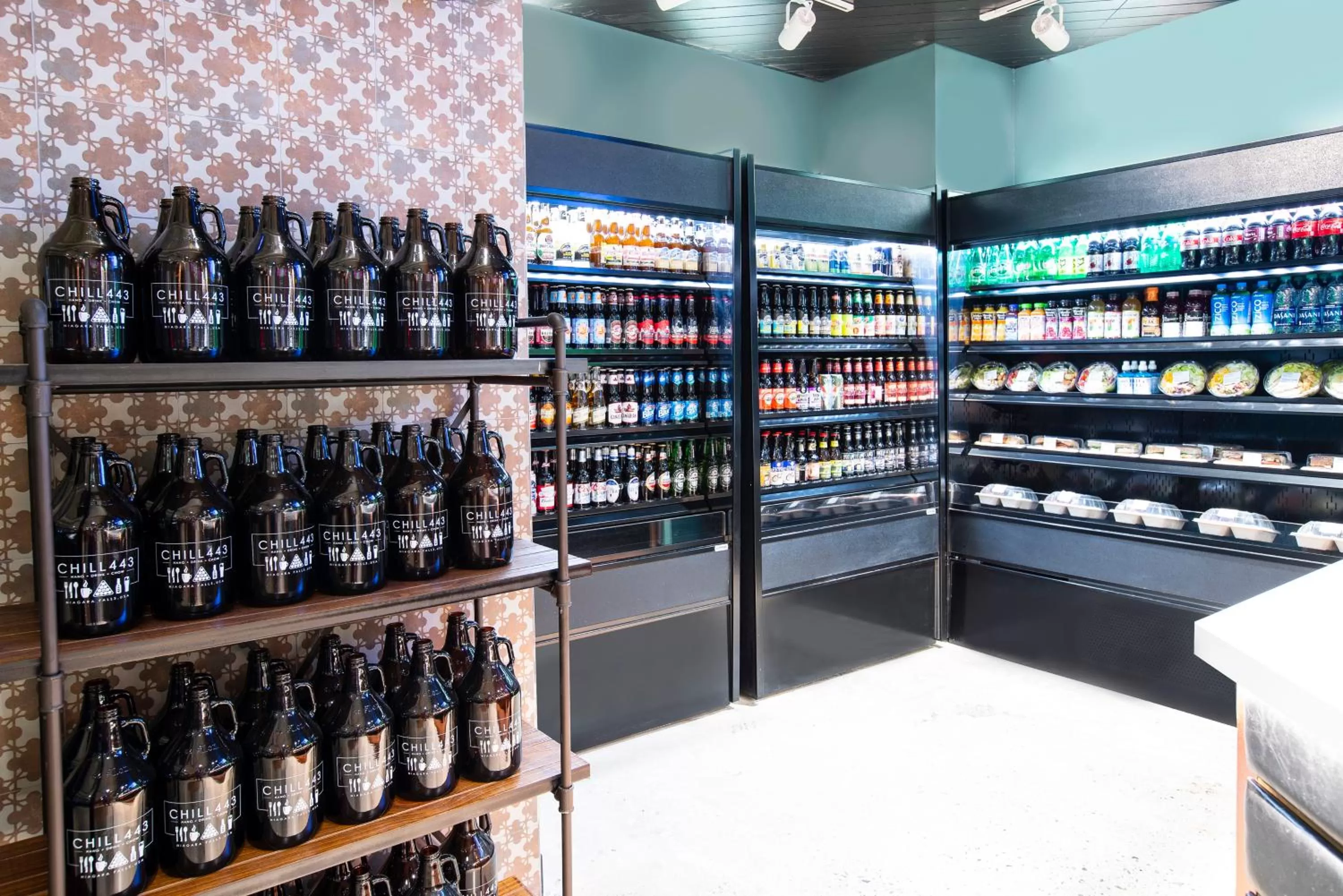 Restaurant/places to eat in Wyndham Garden at Niagara Falls