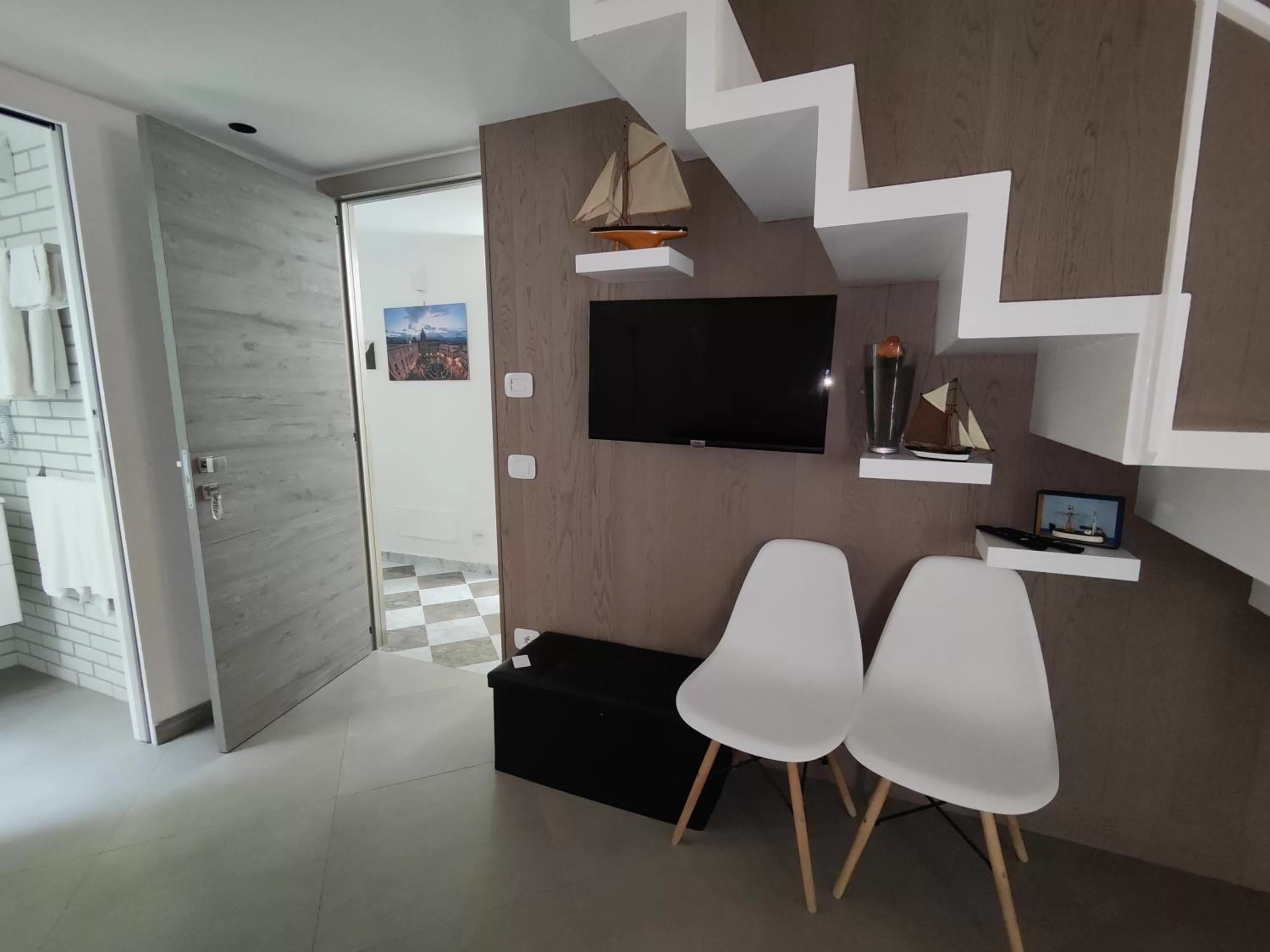 TV and multimedia in San Francesco Rooms and Apartment with Terrace in Palermo Locazione Turistica