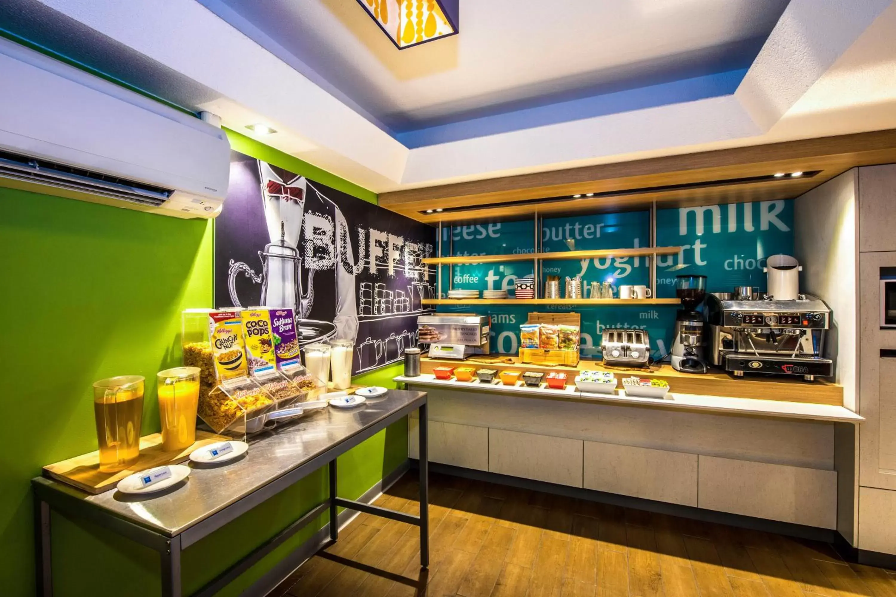 Restaurant/Places to Eat in ibis Budget - Enfield