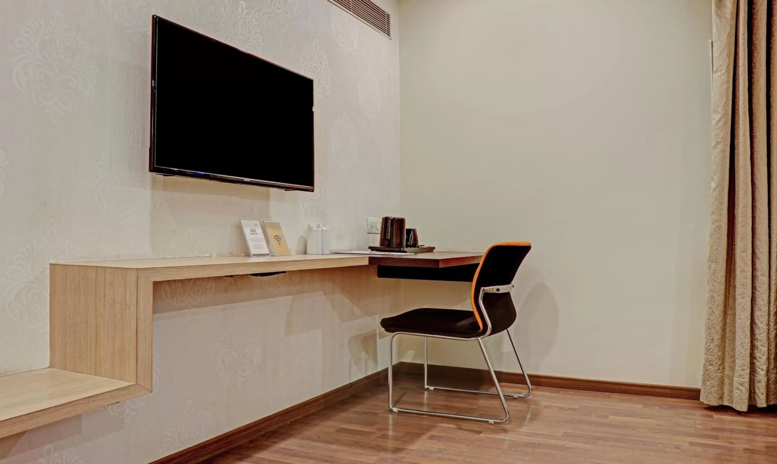 TV and multimedia in The Onyx Hotel