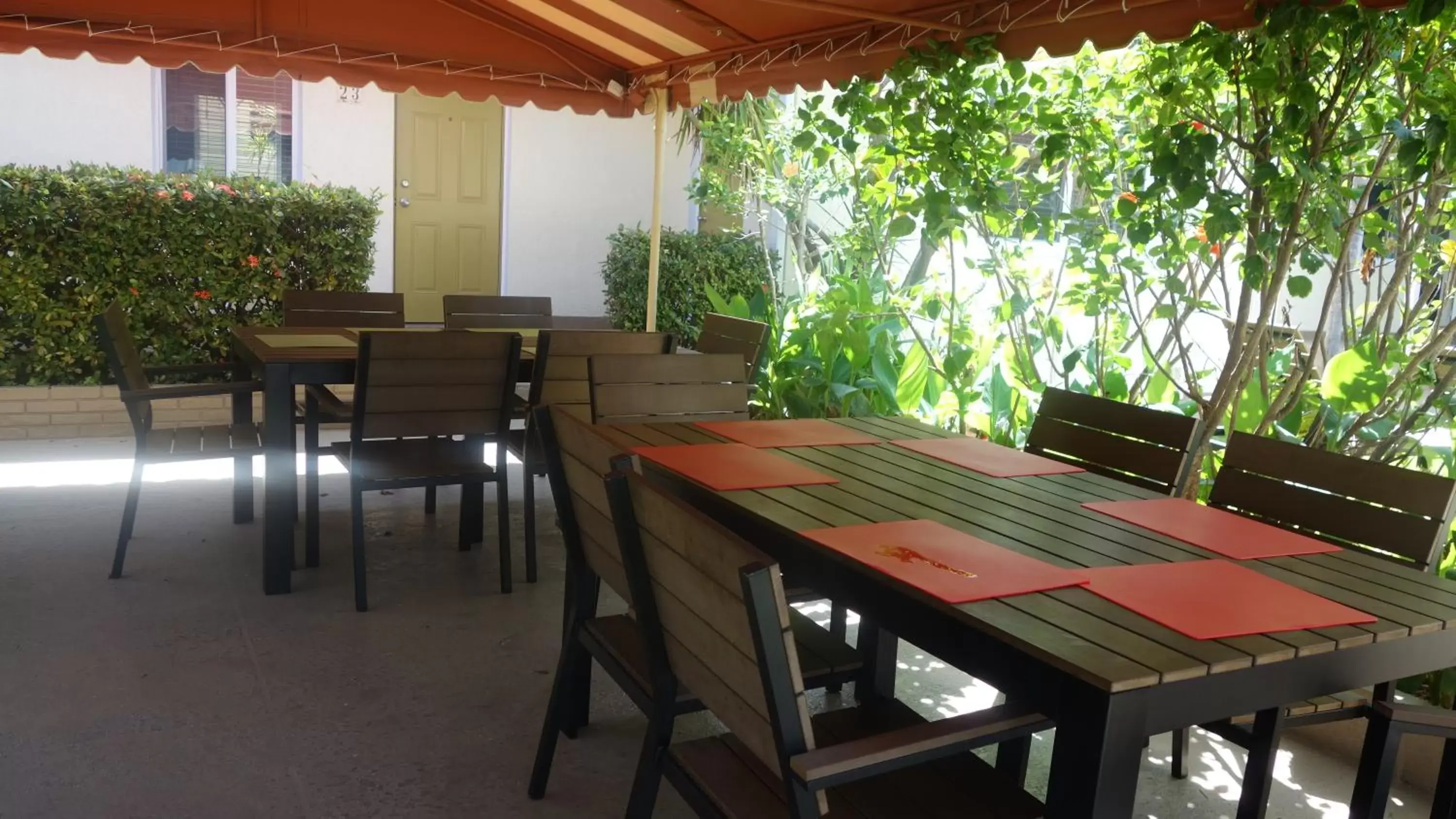 Patio, Restaurant/Places to Eat in Ocean Drive Villas