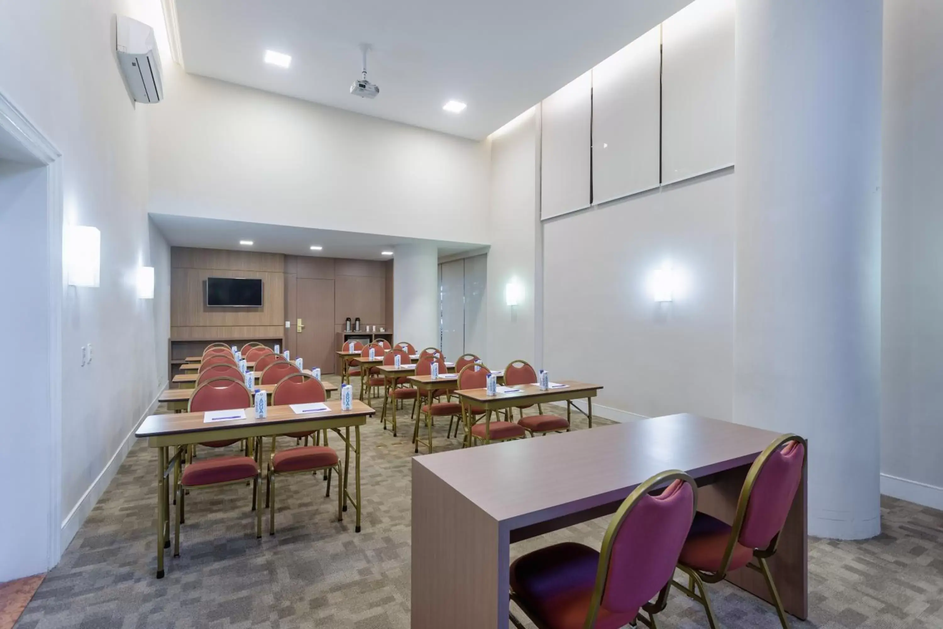 Meeting/conference room, Restaurant/Places to Eat in Mercure Sao Paulo JK