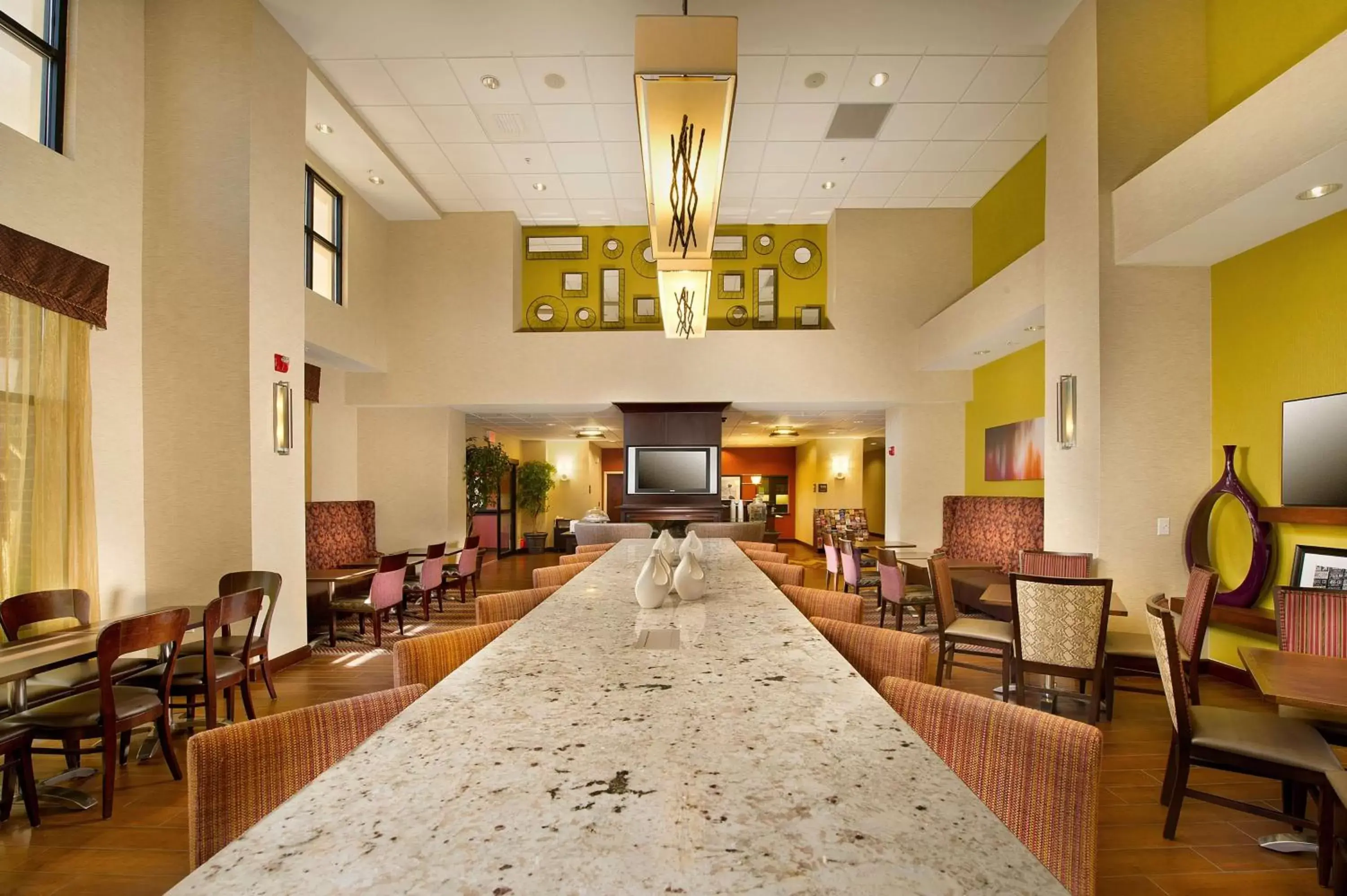 Lobby or reception, Restaurant/Places to Eat in Hampton Inn and Suites San Antonio Airport
