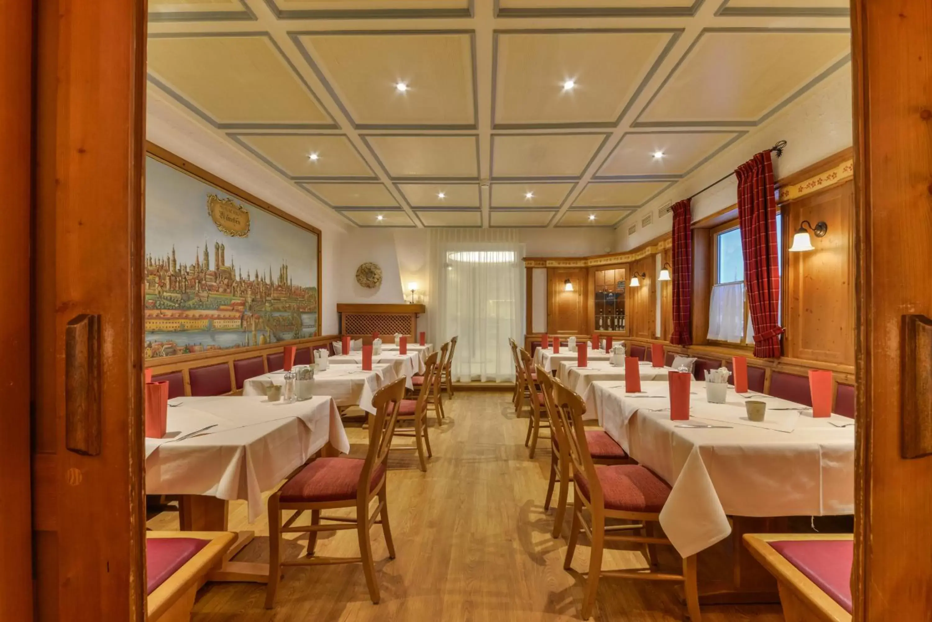 Restaurant/Places to Eat in Hotel Schiller