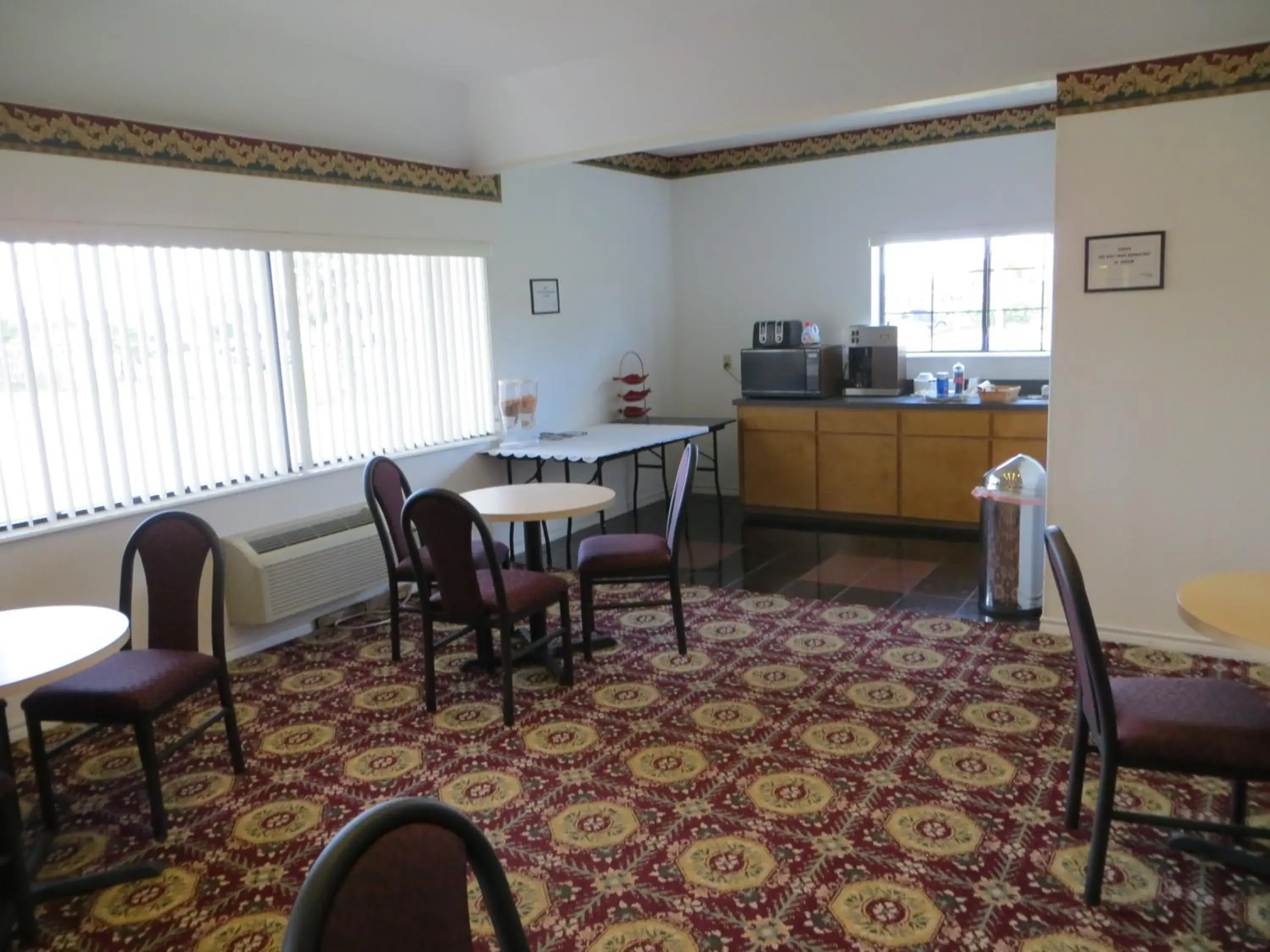 Restaurant/places to eat in Executive Inn & Suites West Columbia