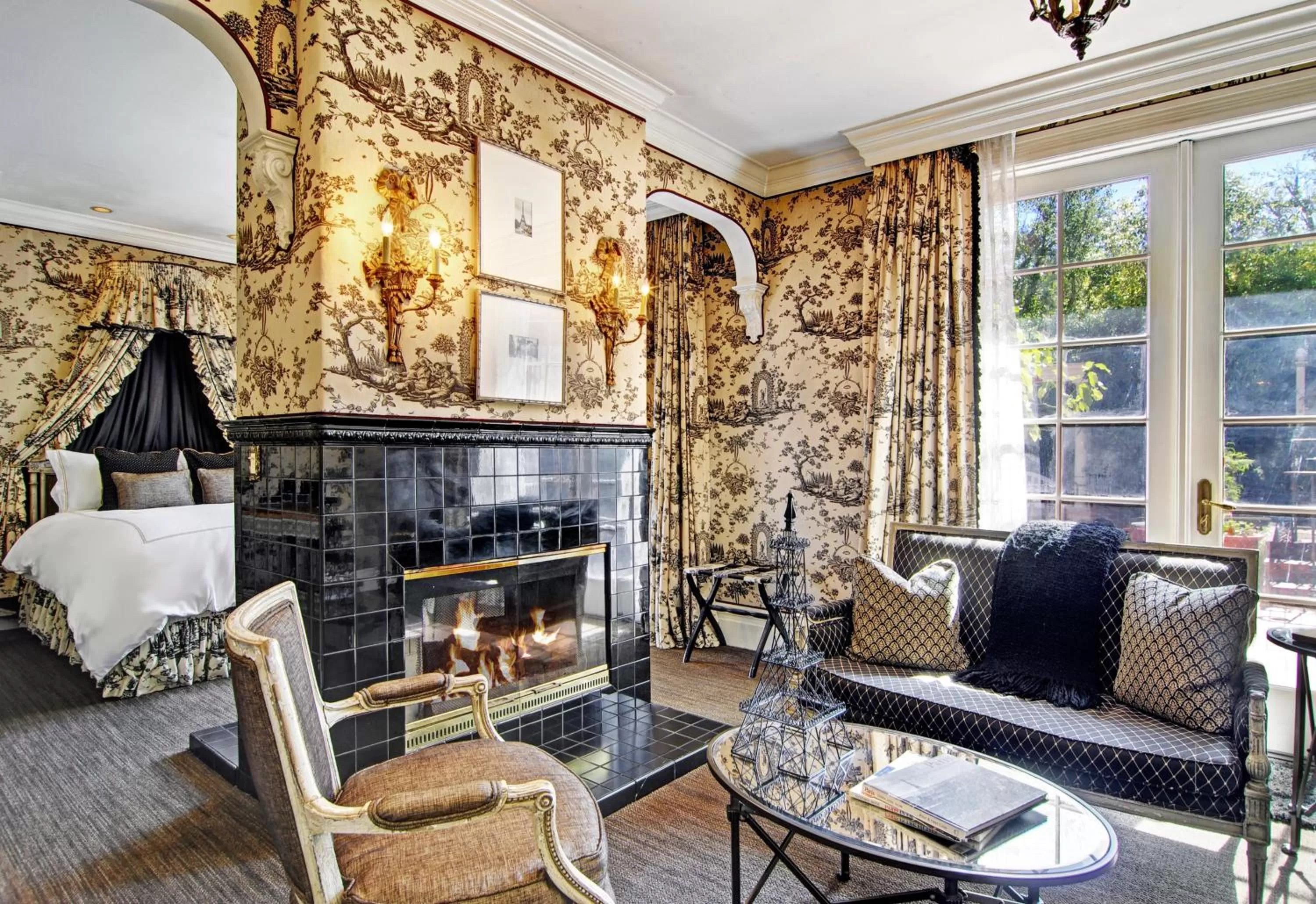 Seating area in Inn at Depot Hill