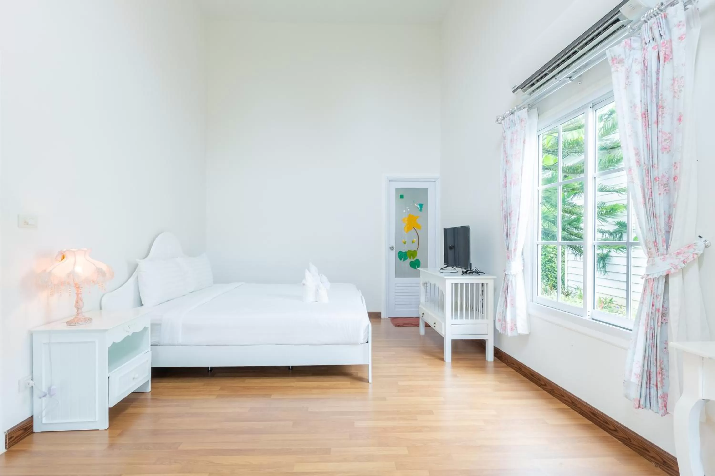 Bed in Sakarin Valley Resort