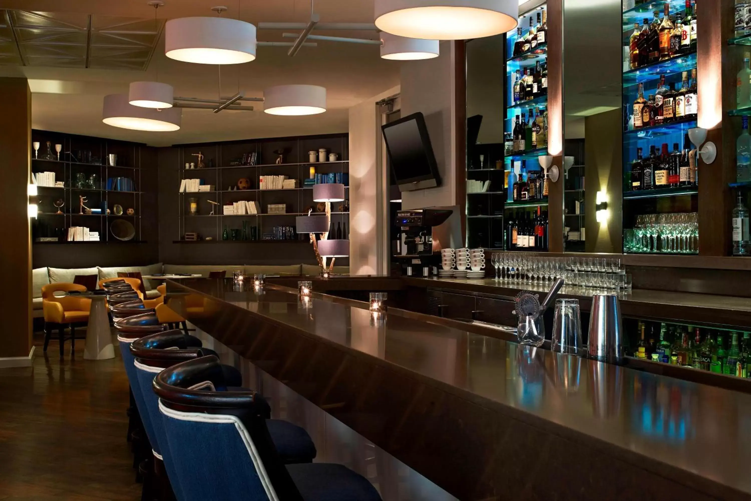 Restaurant/places to eat, Lounge/Bar in Le Meridien Delfina Santa Monica