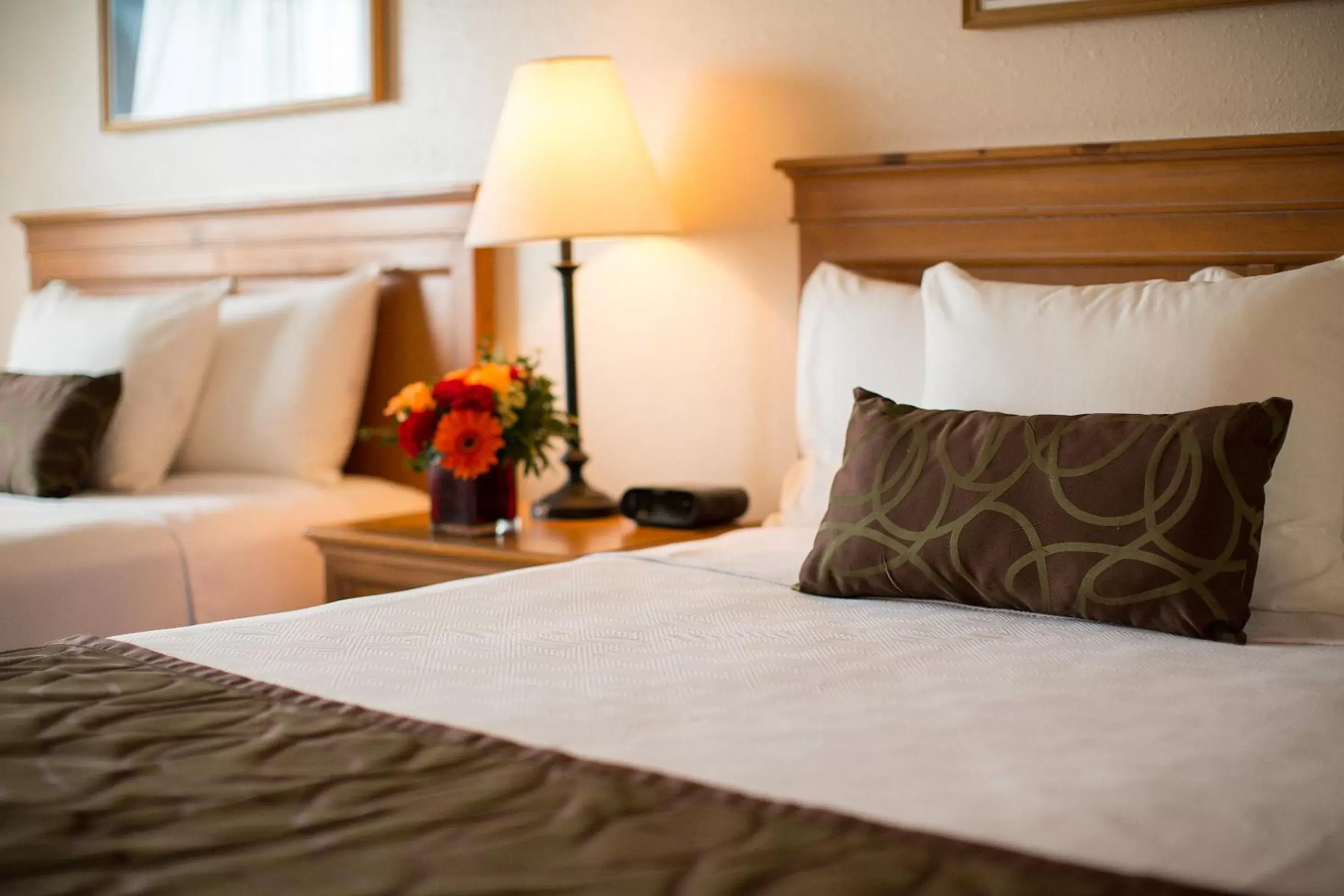 Decorative detail, Bed in Coast Inn at Lake Hood