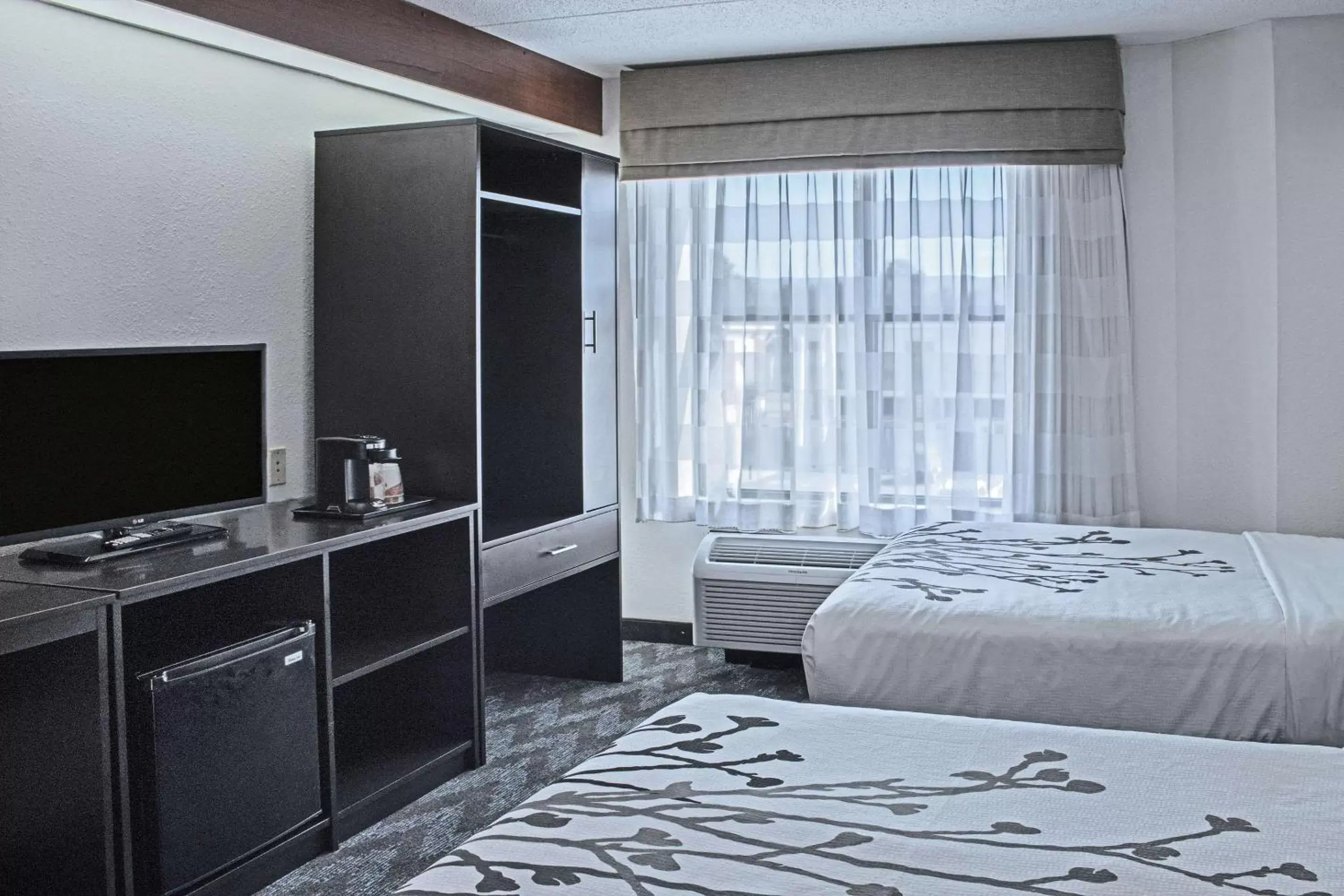 Bedroom, Bed in Sleep Inn Lake Wright - Norfolk Airport Bedroom, Bed in Sleep Inn Lake Wright - Norfolk Airport