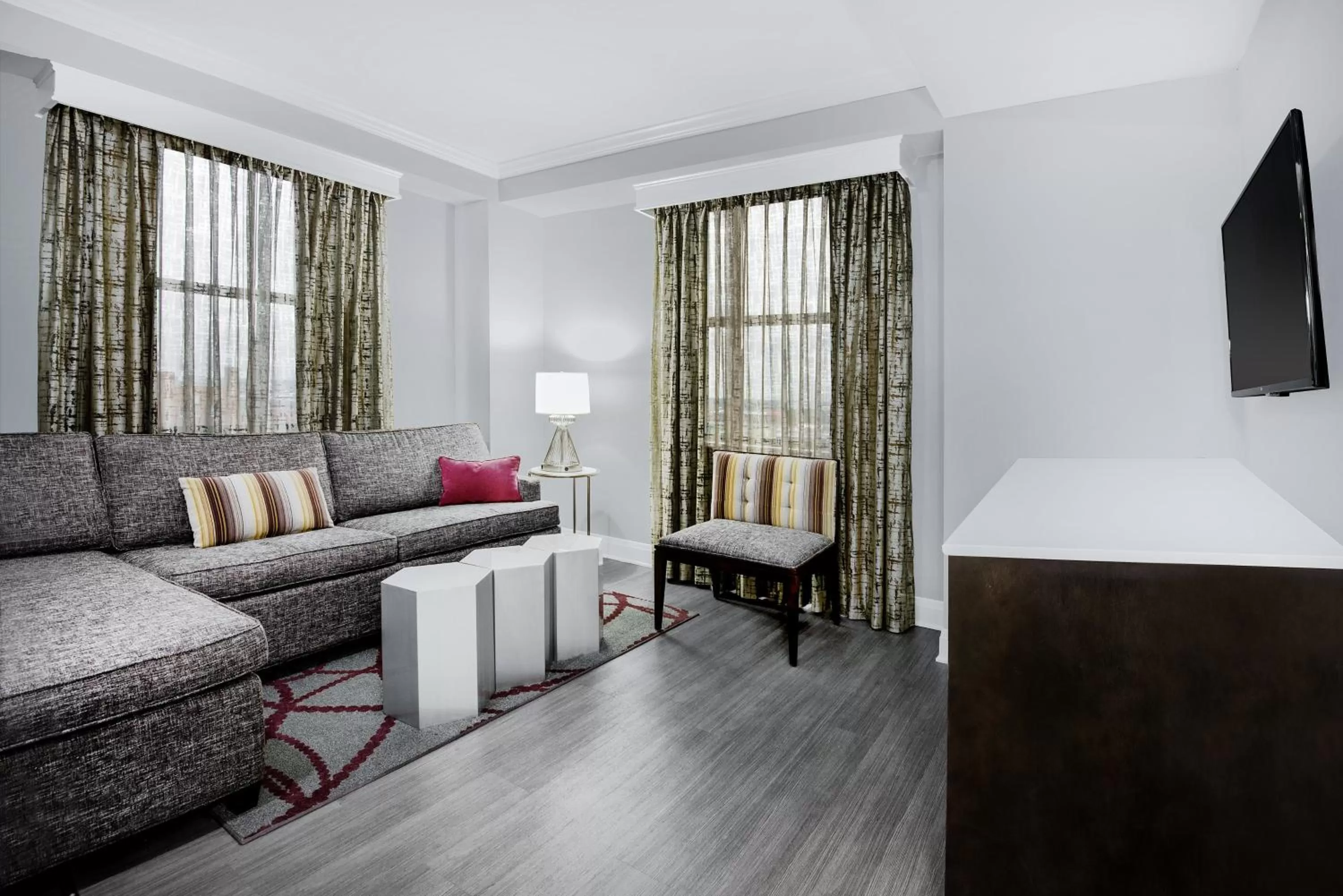 Bedroom in Hotel Indigo Dallas Downtown by IHG