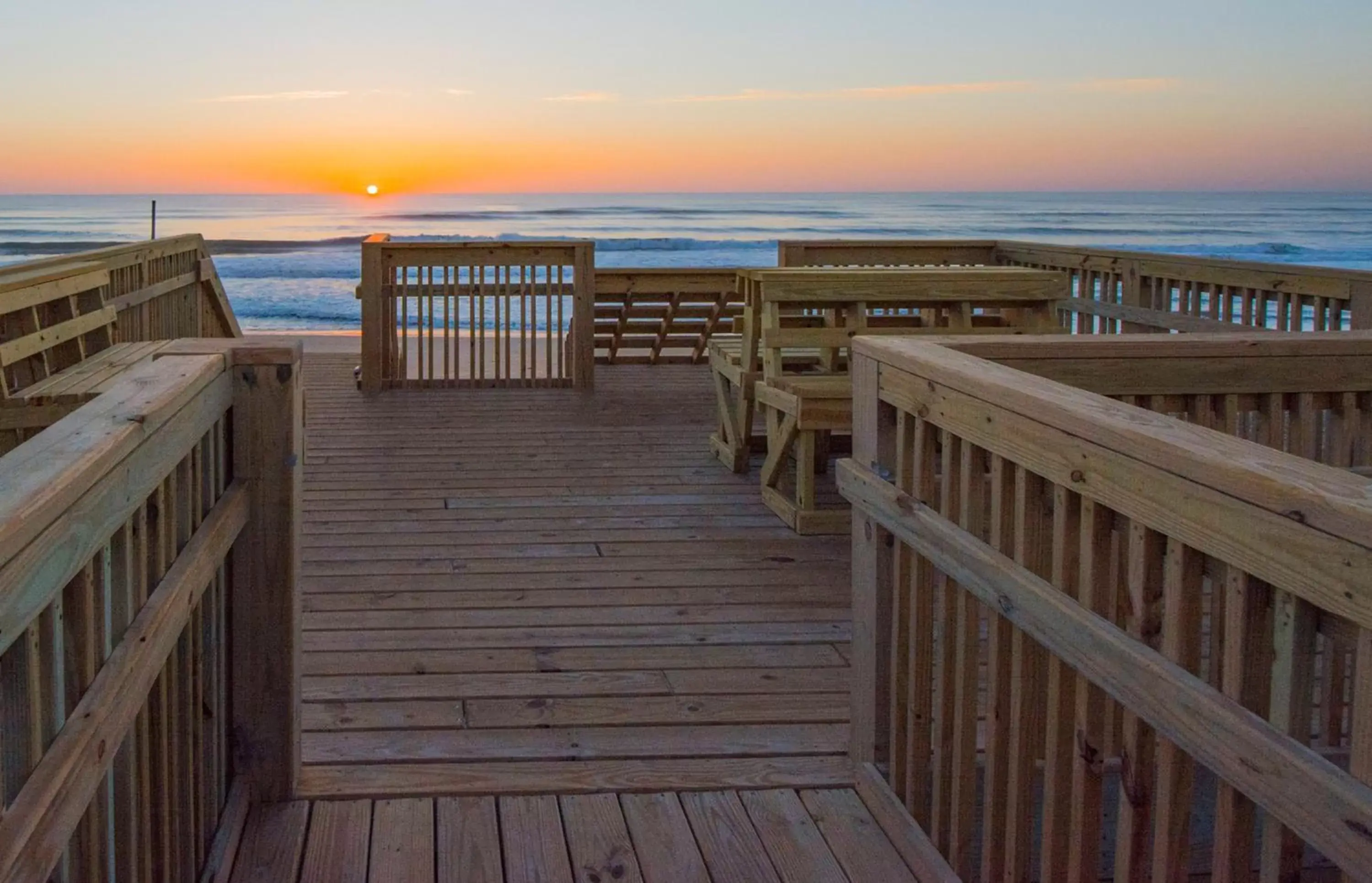 Beach in Holiday Inn Express Nags Head Oceanfront, an IHG Hotel