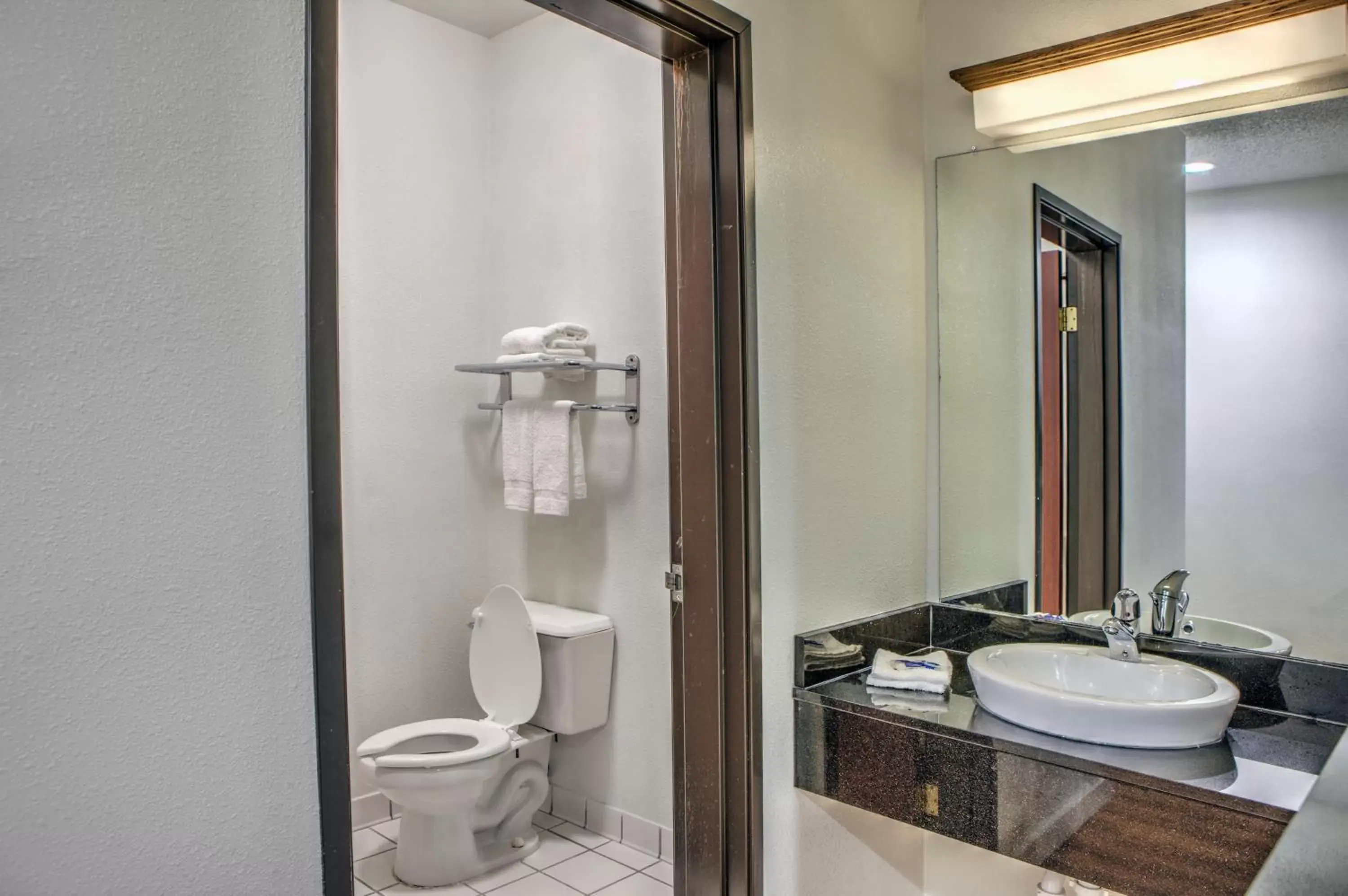 Bathroom in Motel 6-Dallas, TX - Northwest
