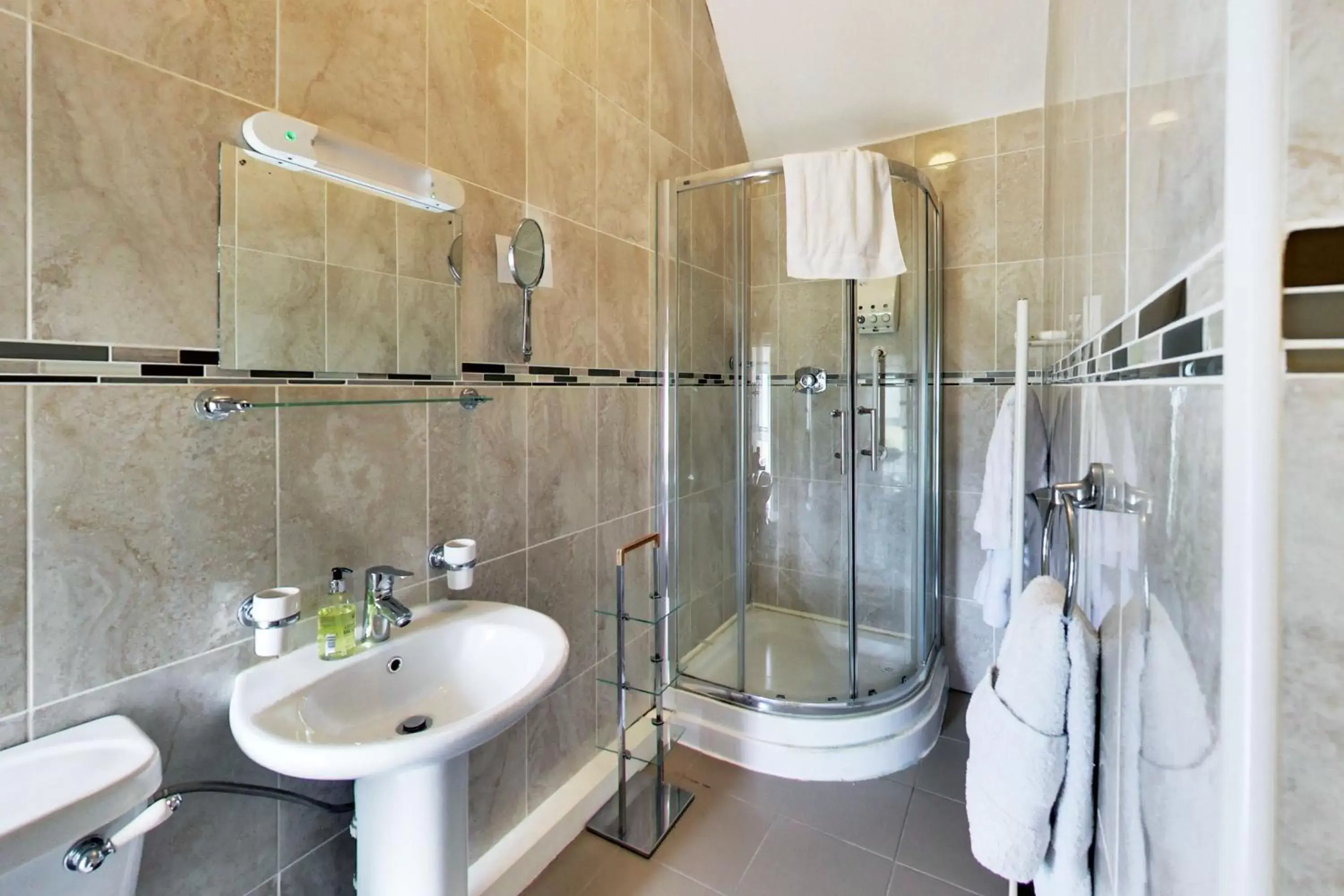 Shower, Bathroom in Robin Hill House B&B