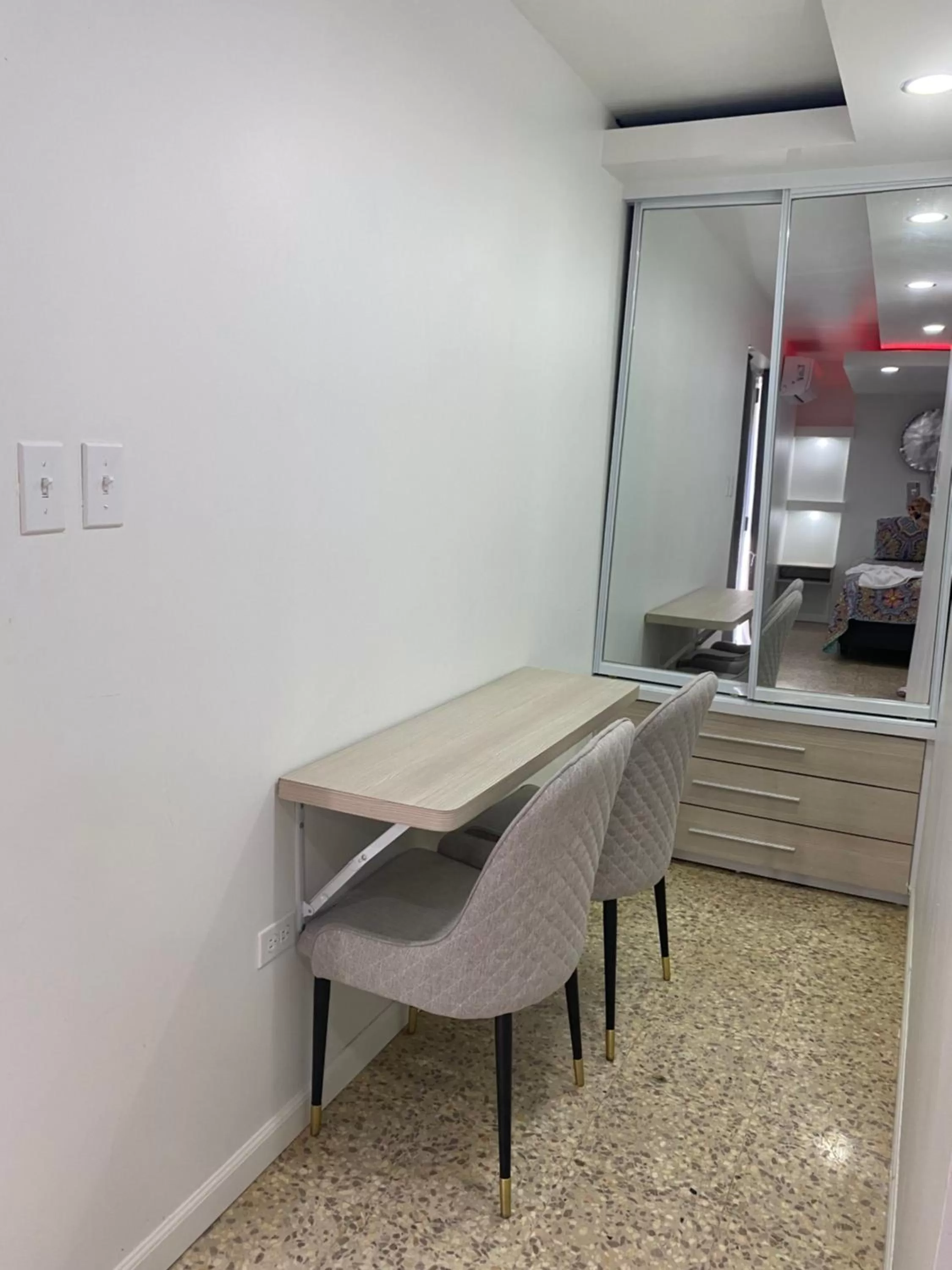 Dining area in Itza-Bella Suites