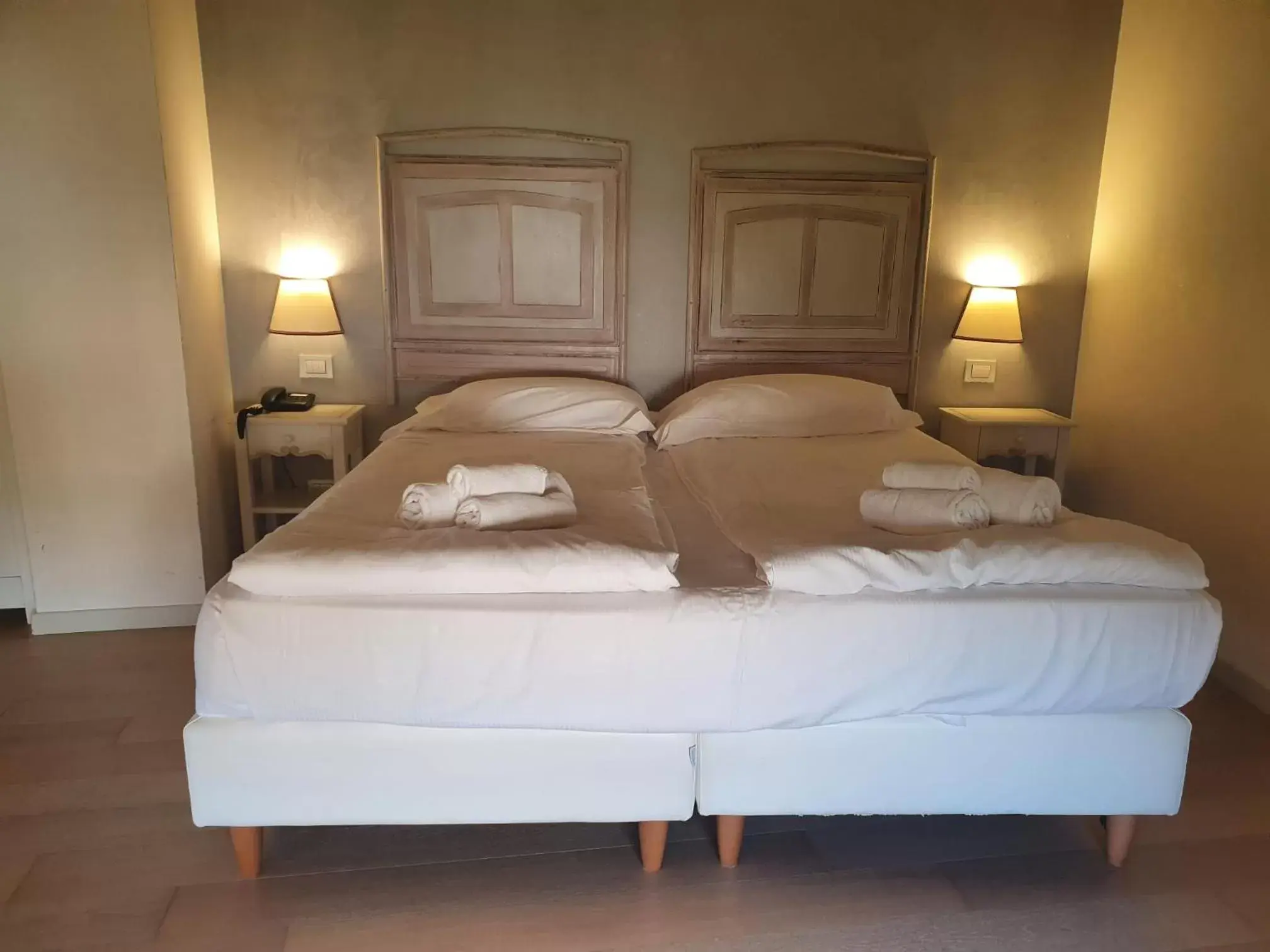 Bedroom, Bed in Hotel Villa Moron