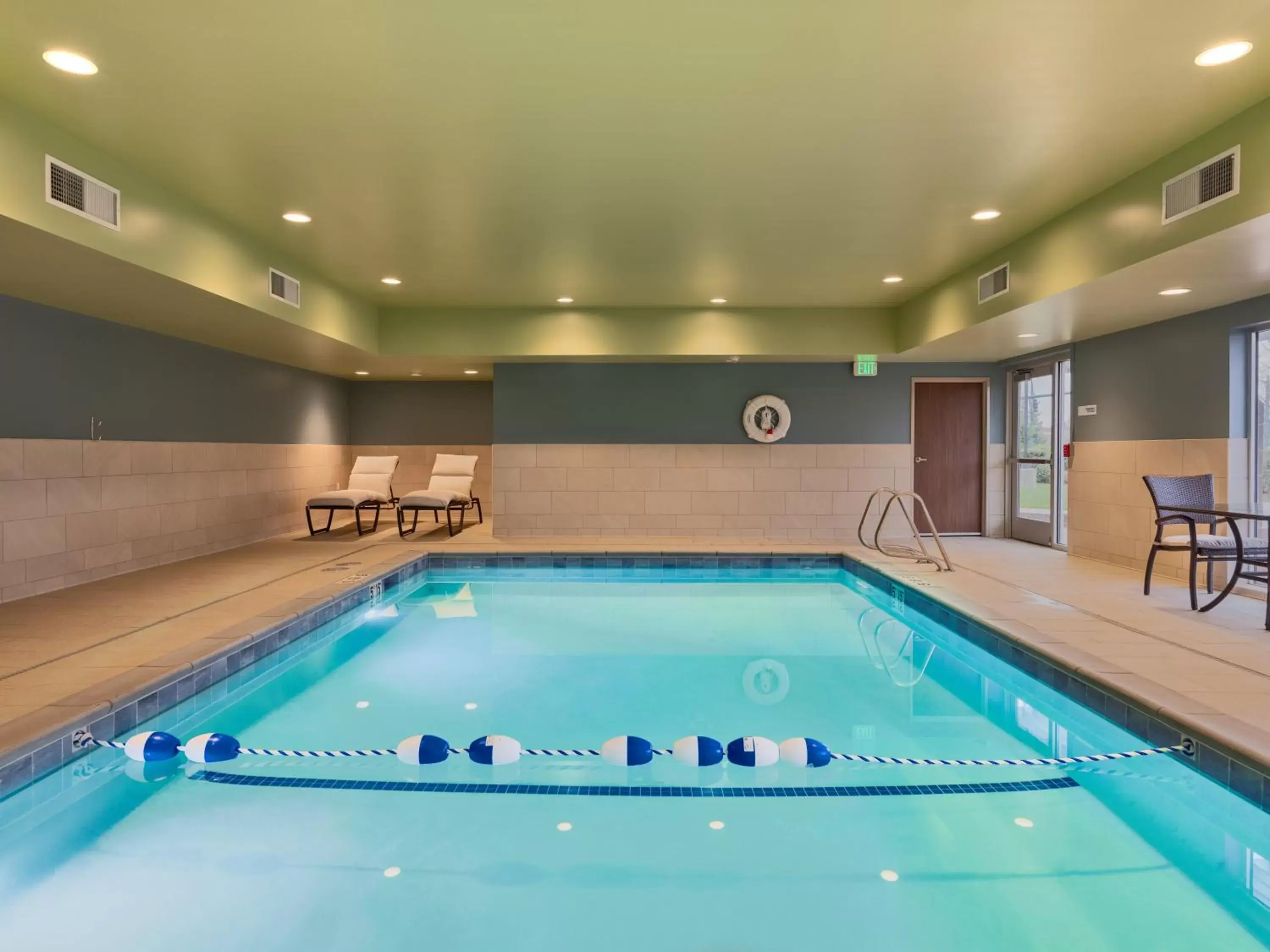 Swimming Pool in Holiday Inn Express & Suites Salem North - Keizer, an IHG Hotel