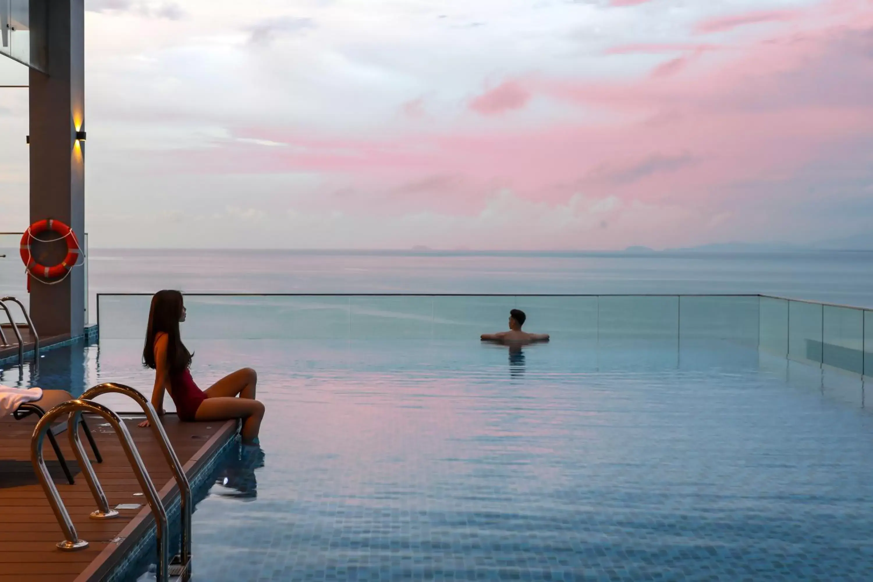 Swimming pool in Hompton Hotel by the Beach