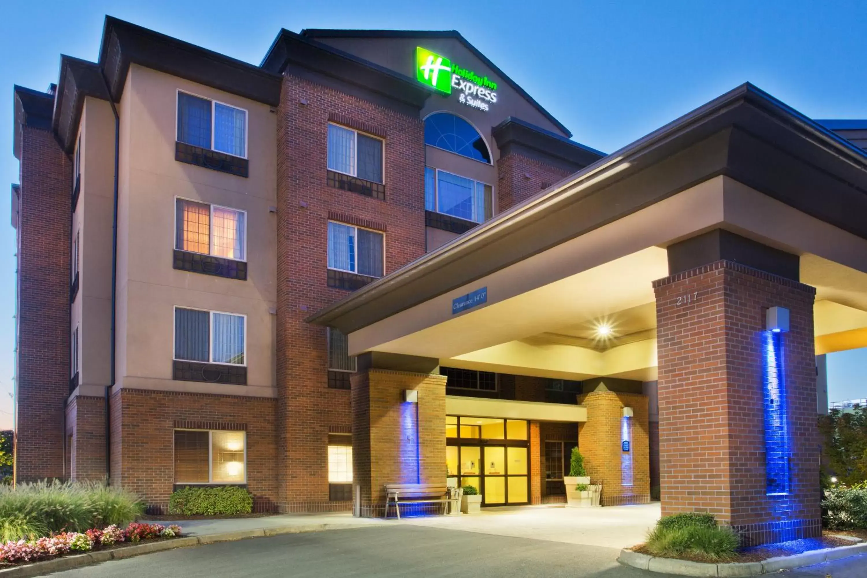 Property Building in Holiday Inn Express Hotel & Suites Eugene Downtown - University, an IHG Hotel