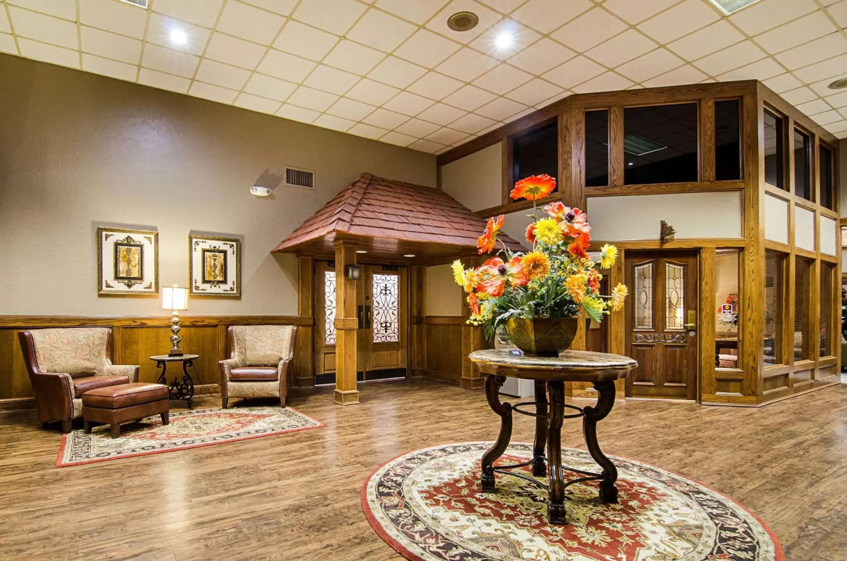 Lobby or reception in Clarion Inn Garden City