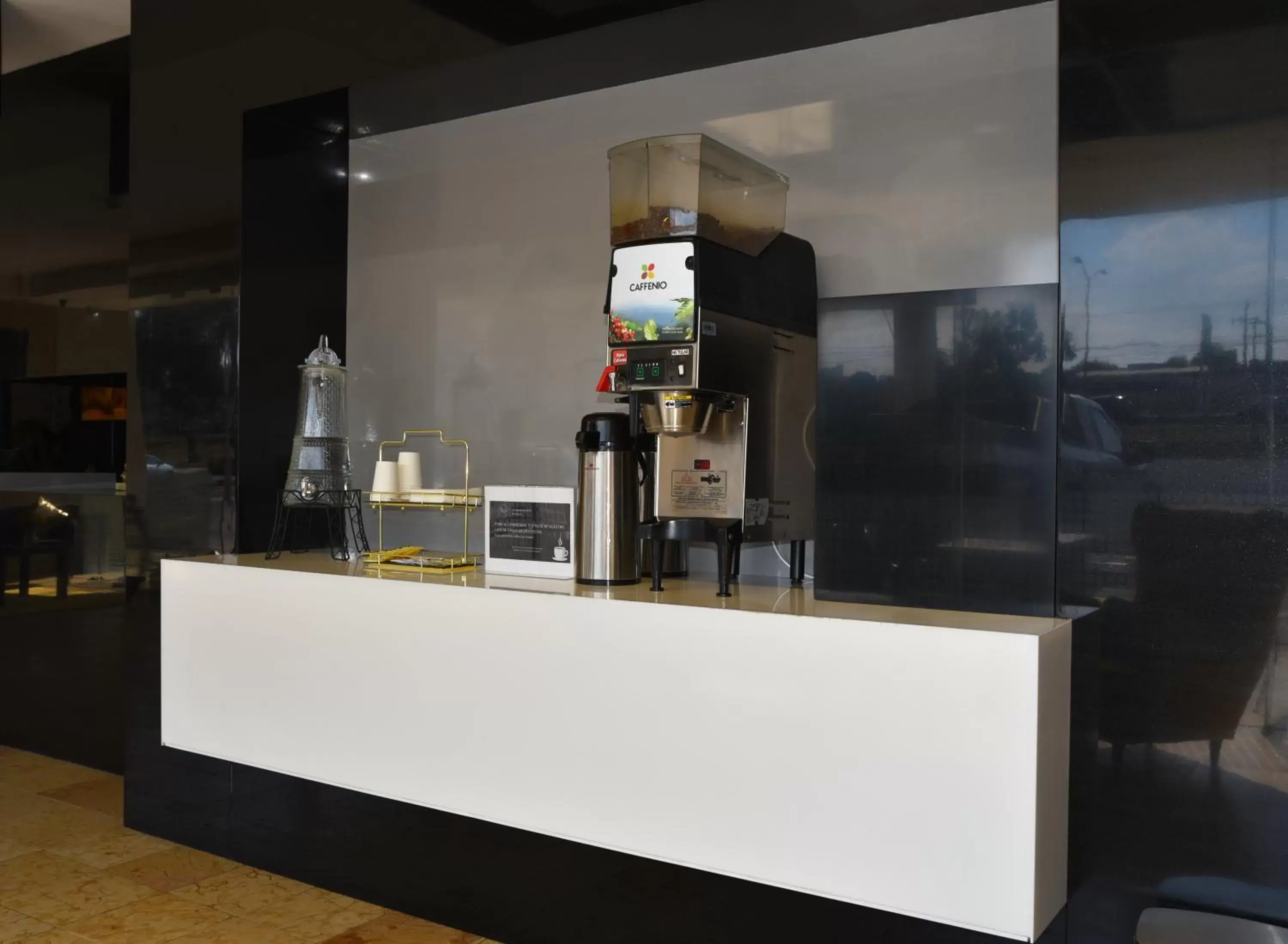 Coffee/tea facilities in Fato Hotel