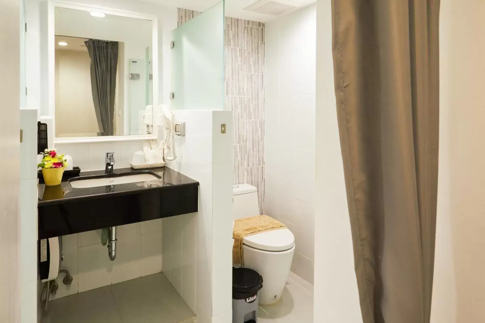 Bathroom in Sabai Sathorn Service Apartment