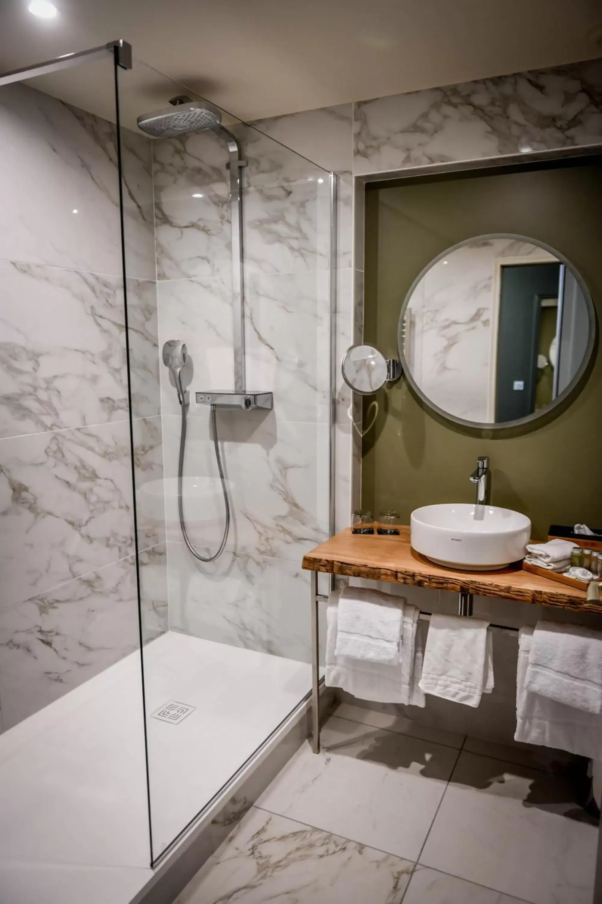 Shower, Bathroom in Chateau du Clos de la Ribaudiere